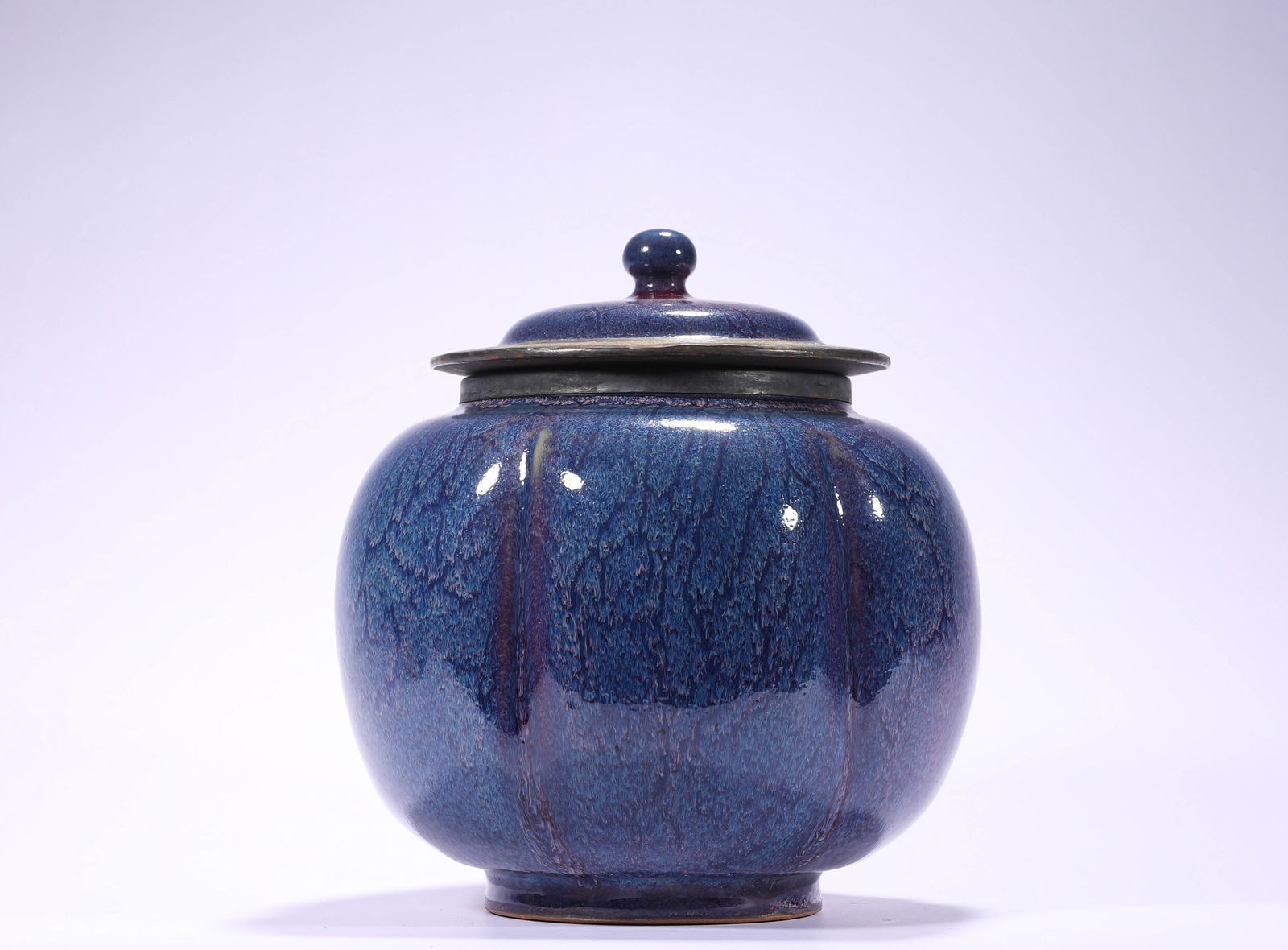 A COVERED JAR FROM THE JUN KILN OF THE NORTHERN SONG DYNASTY: Name A COVERED JAR FROM THE JUN KILN OF THE NORTHERN SONG DYNASTY Dimensions H:20cm W:16cm Condition Additional photographs and condition reports are available upon request as a cou