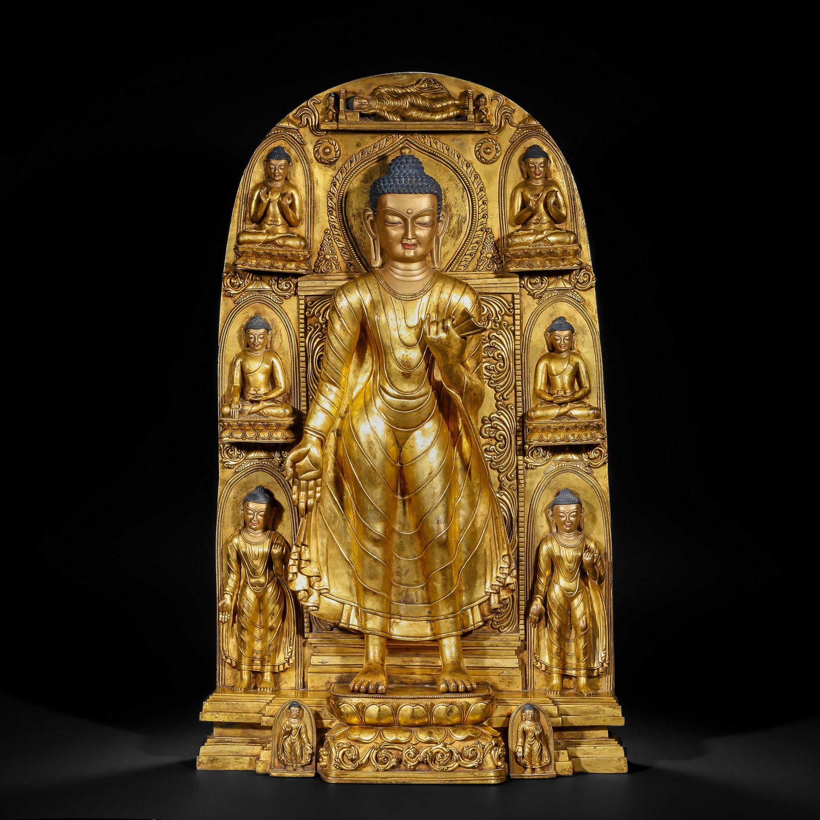16TH-CENTURY GILDED COPPER BUDDHA STATUES: Name 16TH-CENTURY GILDED COPPER BUDDHA STATUES Dimensions H:73cm W:41cm Weight29450g Condition Additional photographs and condition reports are available upon request as a courtesy t