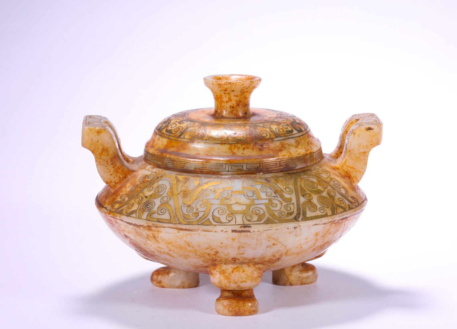 TANG DYNASTY, JADE INLAID WITH GOLD INCENSE BURNER: Name TANG DYNASTY, JADE INLAID WITH GOLD INCENSE BURNER Dimensions H:13cm W:16cm Weight:1650g Condition Additional photographs and condition reports are available upon request as
