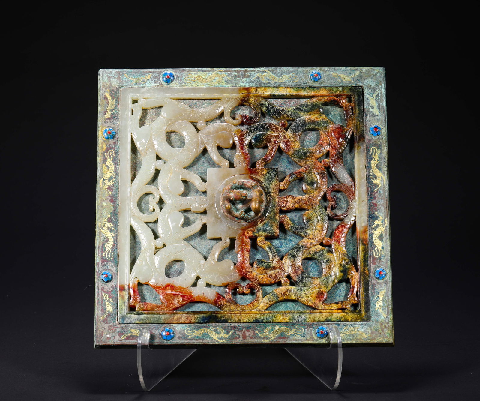 IN THE HAN DYNASTY, COPPER CUPPED GOLD INLAID WITH HETIAN JADE MIRROR: Name IN THE HAN DYNASTY, COPPER CUPPED GOLD INLAID WITH HETIAN JADE MIRROR Dimensions H:19.5cm W:19.5cm Weight:1560g Condition Additional photographs and condition reports are ava