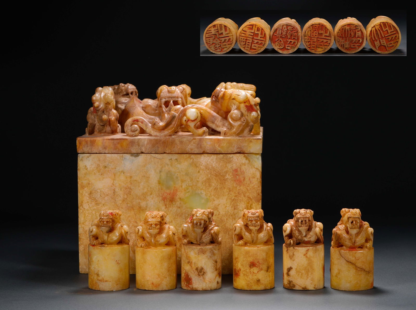 TANG DYNASTY, HETIAN JADE SEAL SET: Name TANG DYNASTY, HETIAN JADE SEAL SET Dimensions H:16cm W:15cm Weight:5290g Condition Additional photographs and condition reports are available upon request as a courtesy to ou