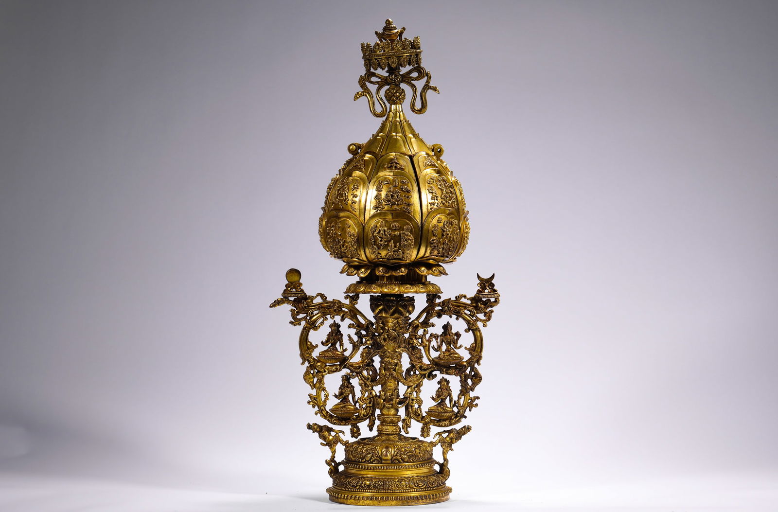 A GILDED BRONZE LOTUS BUDDHA STATUE FROM YONGLE IN THE MING DYNASTY (1 of 20)