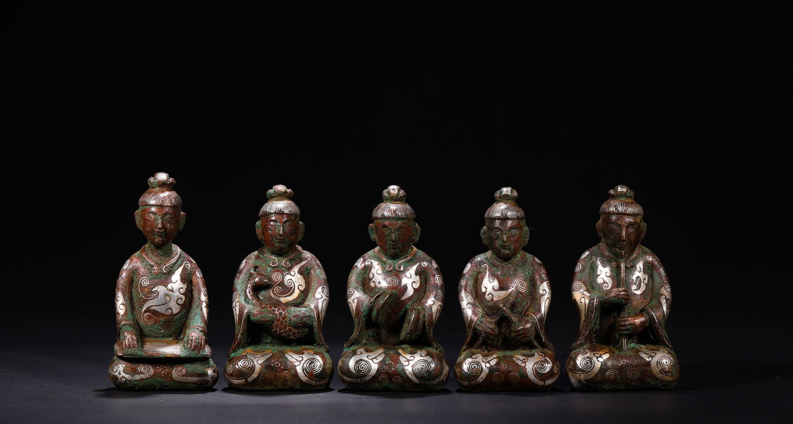 IN THE HAN DYNASTY, THE GOLD AND SILVER HU PEOPLE OF TONGCUO PERFORMED (1 of 6)