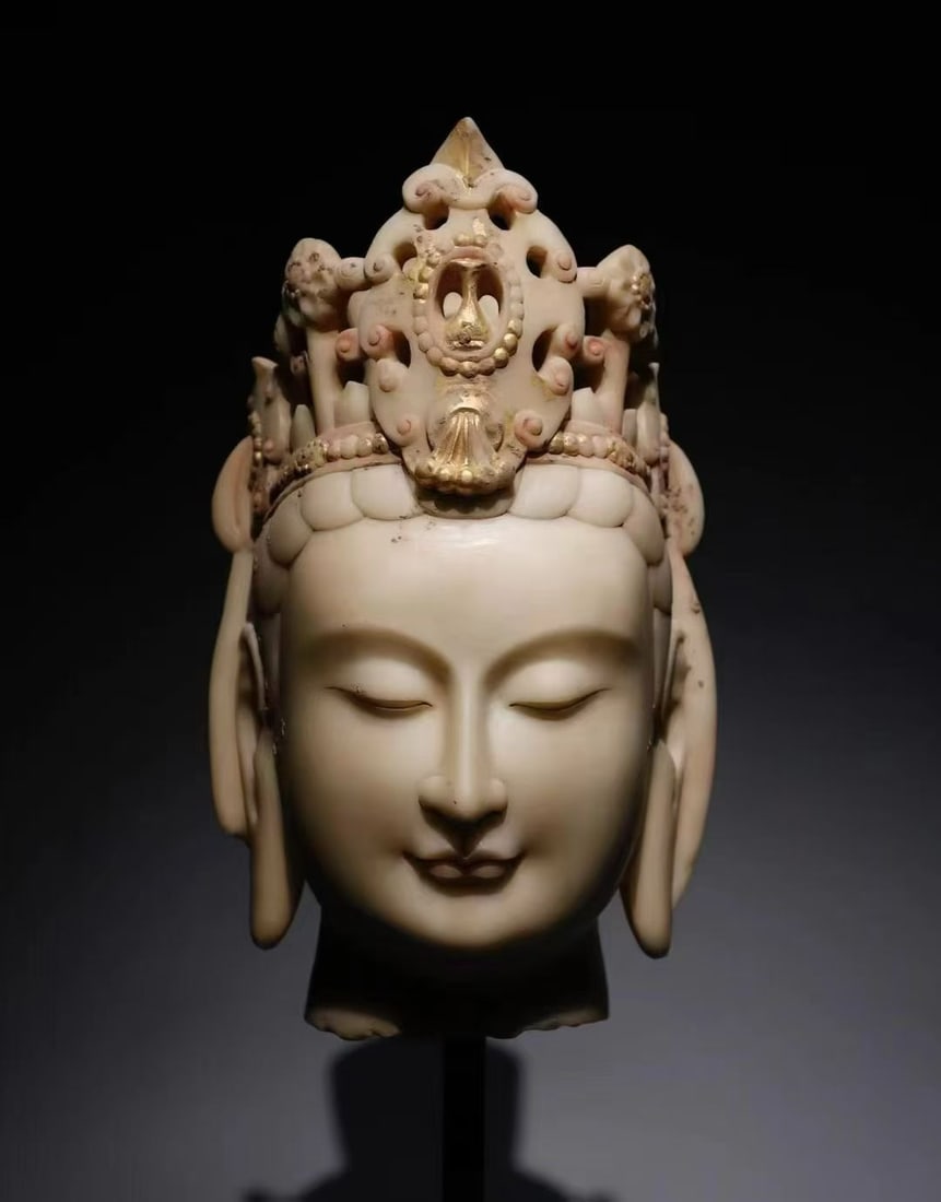 TANG DYNASTY WHITE MARBLE PAINTED BUDDHA (1 of 9)