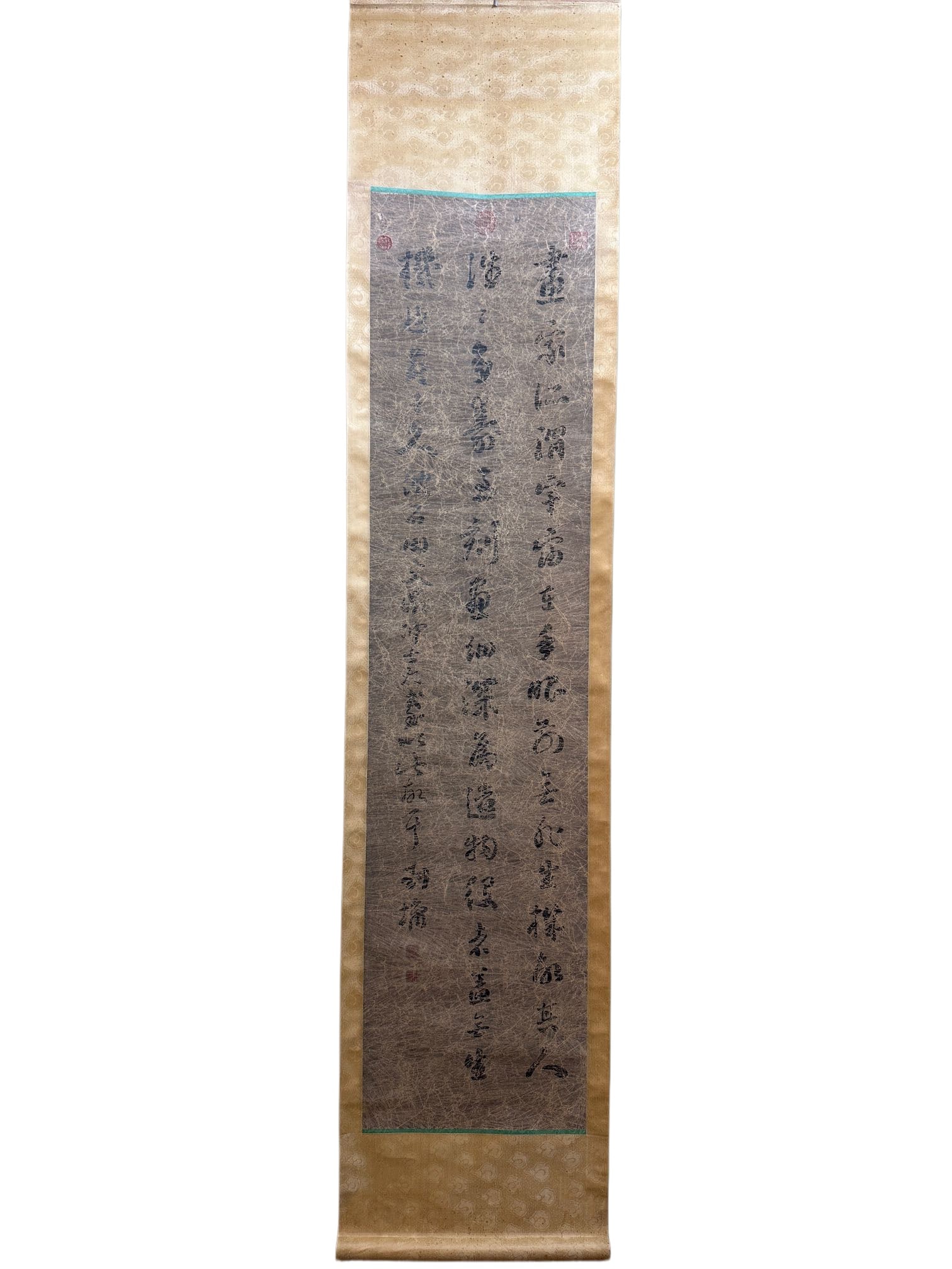 LIU YONG (1719-1804) (ATTRIBUTED)CALLIGRAPHY ON A VERTICAL SCROLL, QING DYNASTY: Name LIU YONG (1719-1804) (ATTRIBUTED)CALLIGRAPHY ON A VERTICAL SCROLL, QING DYNASTY Dimensions W: 42 CM; H: 175 CM Condition Additional photographs and condition reports are availab