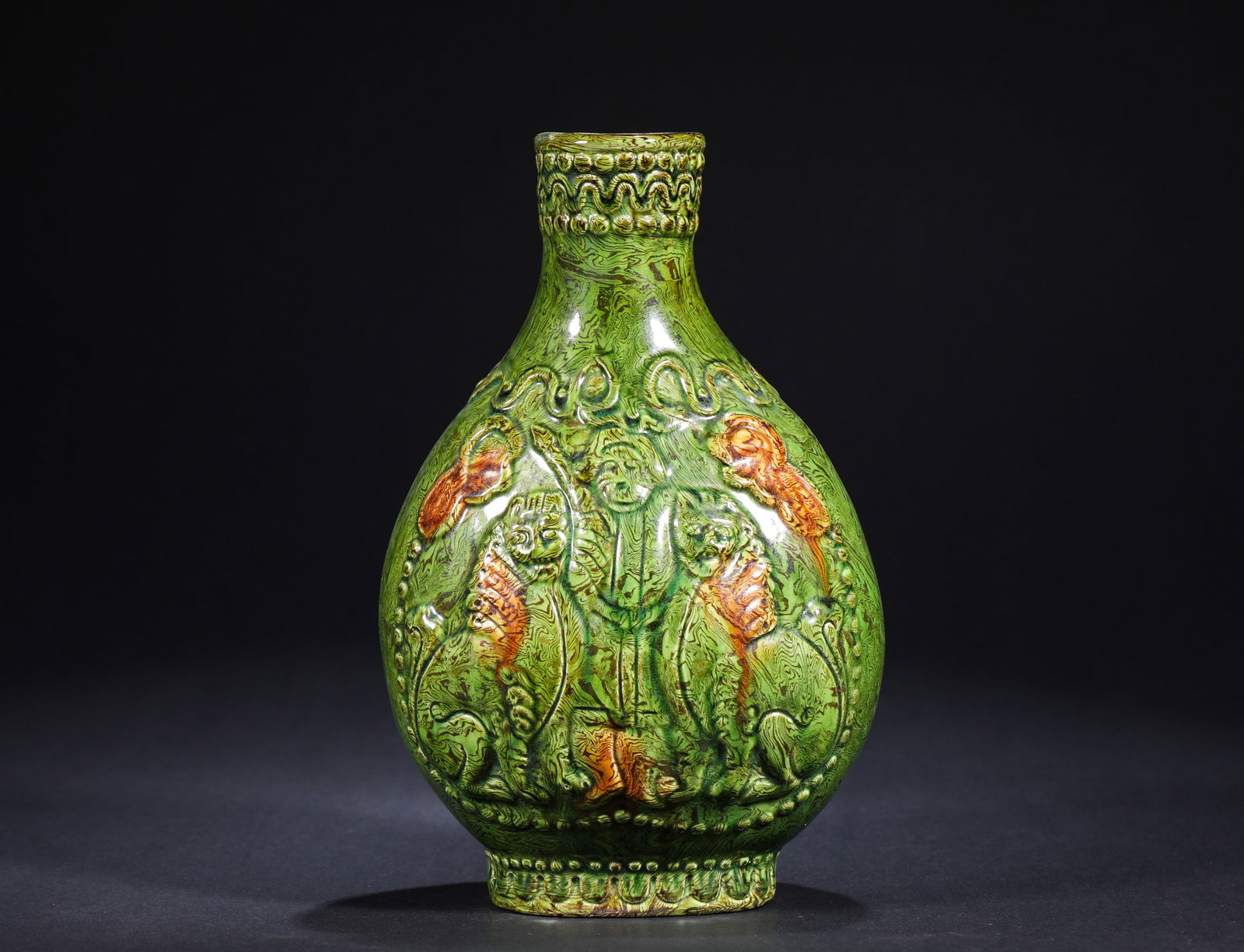 NORTHERN SONG DYNASTY TWISTED BODY GREEN GLAZE HU TAMING LION PATTERN FLAT POT (1 of 7)