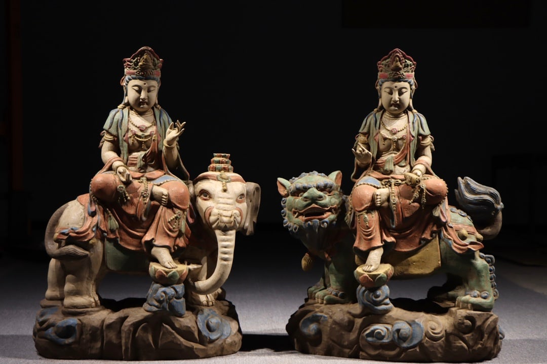 A TANG DYNASTY STATUE OF MANJUSRI AND SAMANTABHADRA BODHISATTVA: Name A TANG DYNASTY STATUE OF MANJUSRI AND SAMANTABHADRA BODHISATTVA Dimensions H:117cm(46.06in) W:85cm(33.46in) T:40cm(15.75in) This is a pair of Tang Dynasty wooden lacquered and gilded painted stat