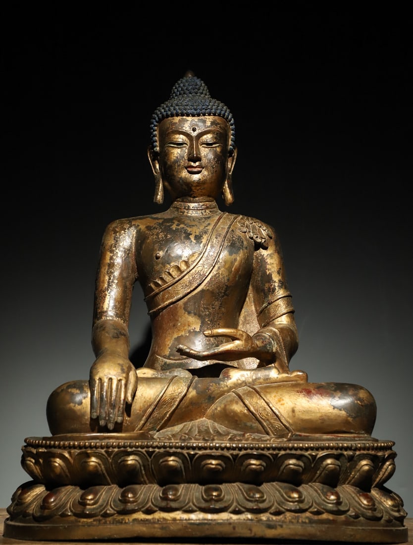 STATUES OF SAKYAMUNI BUDDHA IN THE QING DYNASTY (1 of 9)