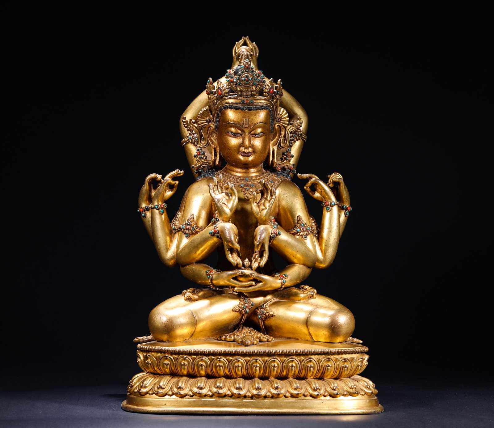 A GILDED GILDED GILDED GILDED GILDED STATUE OF THE BUDDHA MOTHER IN THE MING DYNASTY (1 of 8)