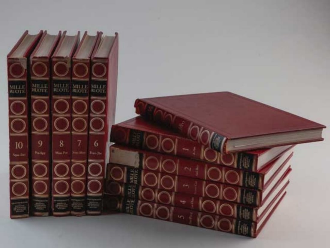 ENCYCLOPEDIA OF ITALIAN AUTOMOBILES AND MOTORCYCLES ?C COMPLETE SET OF 11 VOLUMES (1 of 8)