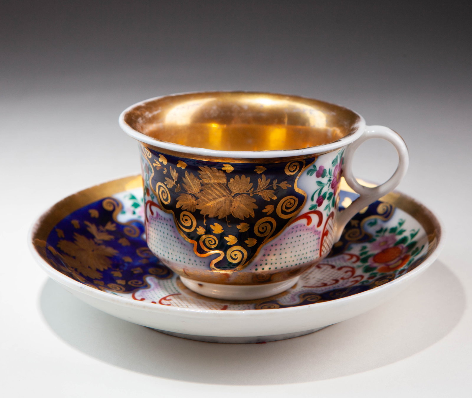 IMARI-STYLE HEAVILY GILDED HAND-PAINTED FLORAL PORCELAIN CUP AND SAUCER SET (1 of 10)
