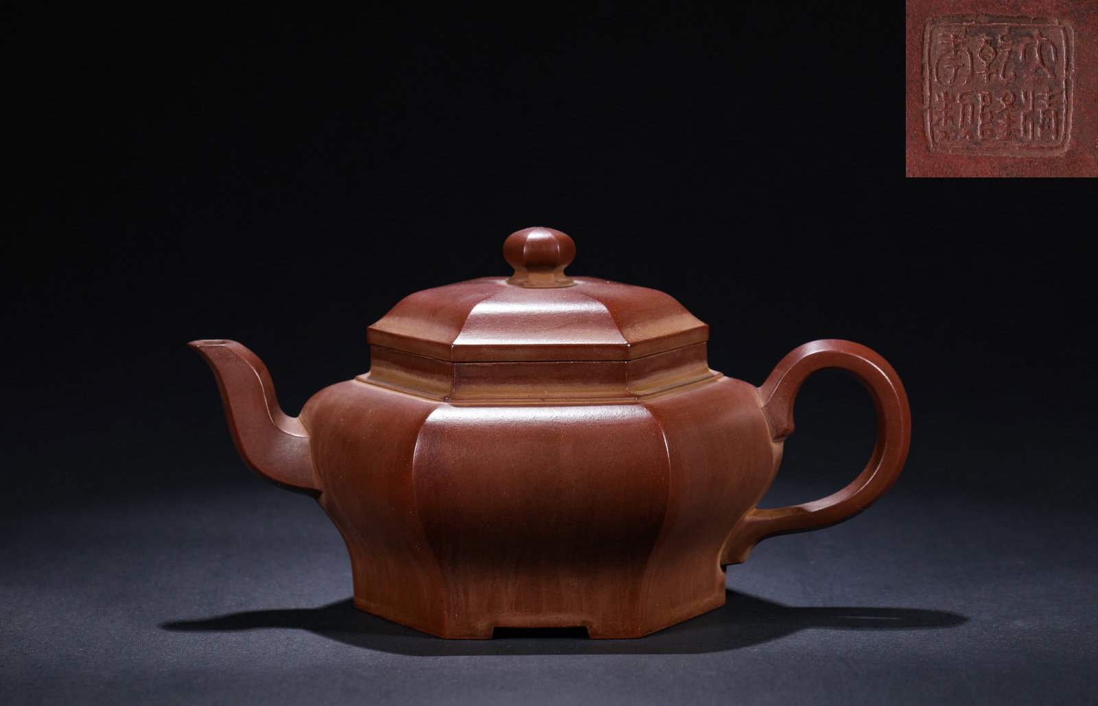 HEXAGONAL PURPLE CLAY TEAPOT OF THE QING DYNASTY (1 of 6)