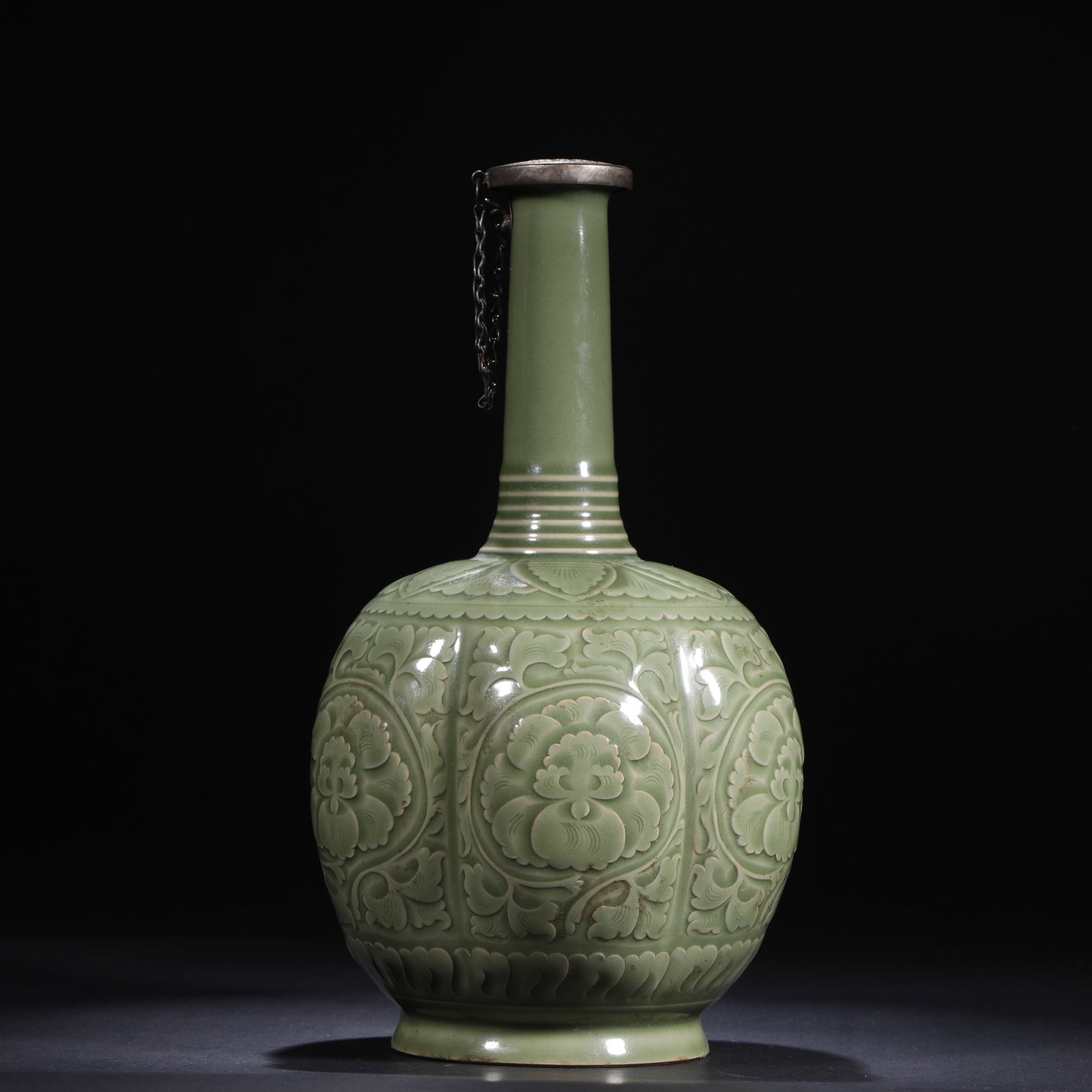 A LONG-NECKED BOTTLE FROM YAOZHOU KILN OF THE SONG DYNASTY (1 of 7)