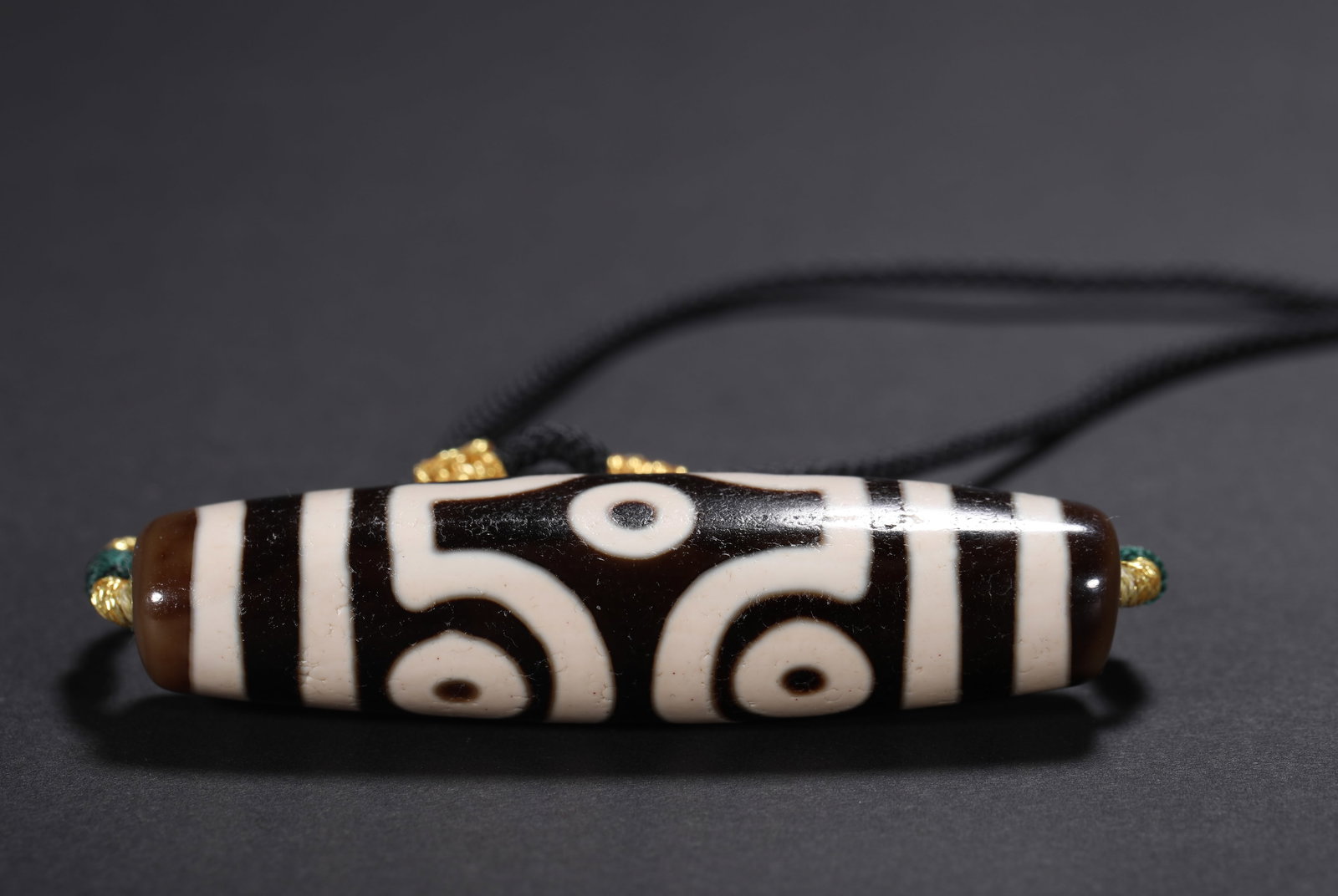 A PRECIOUS SIX-EYED CELESTIAL PEARL FROM THE TANG DYNASTY (1 of 5)