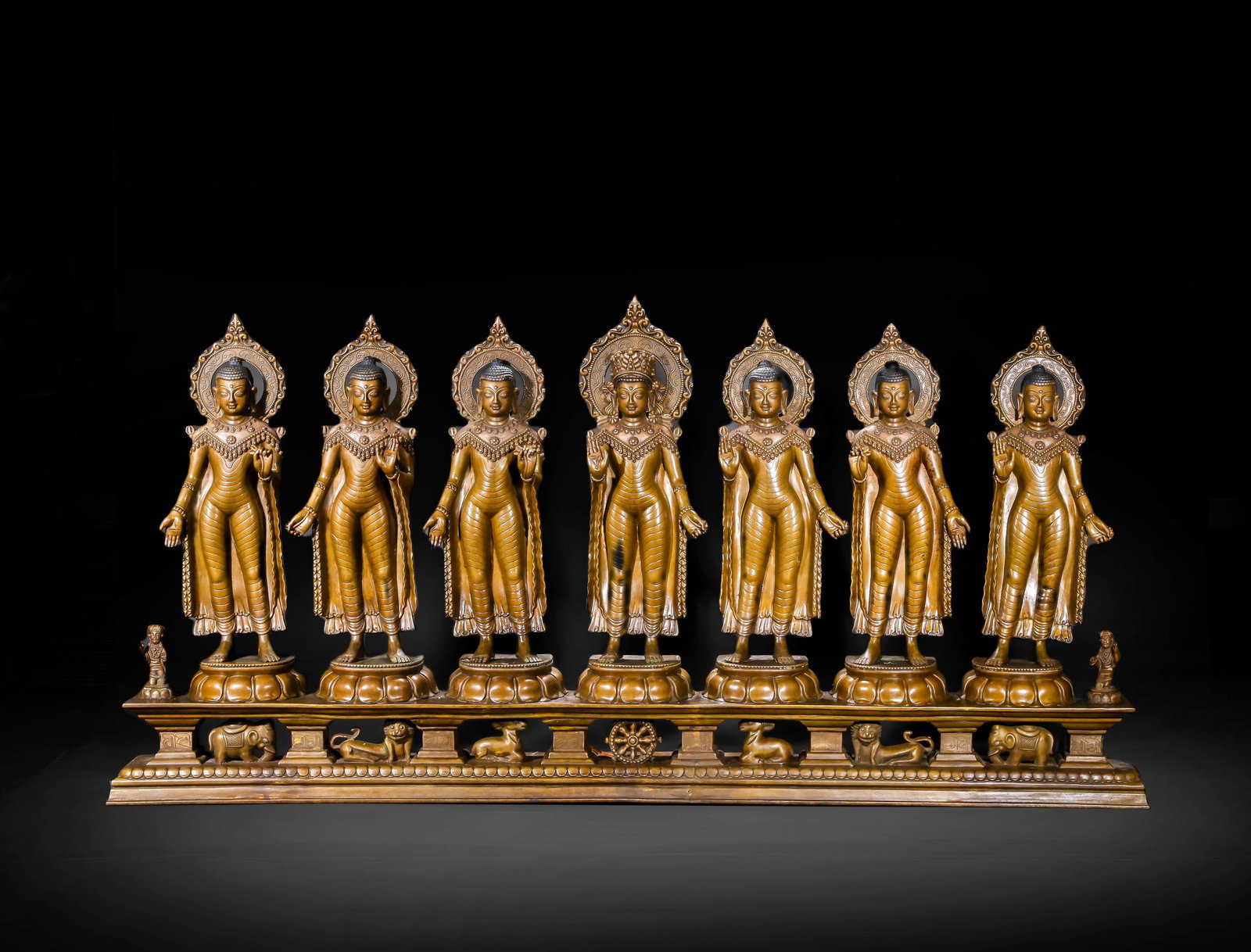 16TH-CENTURY ALLOY COPPER SEVEN-SQUARE-SHAPED BUDDHA FACE SEATED BUDDHA STATUE: Name 16TH-CENTURY ALLOY COPPER SEVEN-SQUARE-SHAPED BUDDHA FACE SEATED BUDDHA STATUE Dimensions H:52cmW:110cmWeight3670g Condition Additional photographs and condition reports are ava