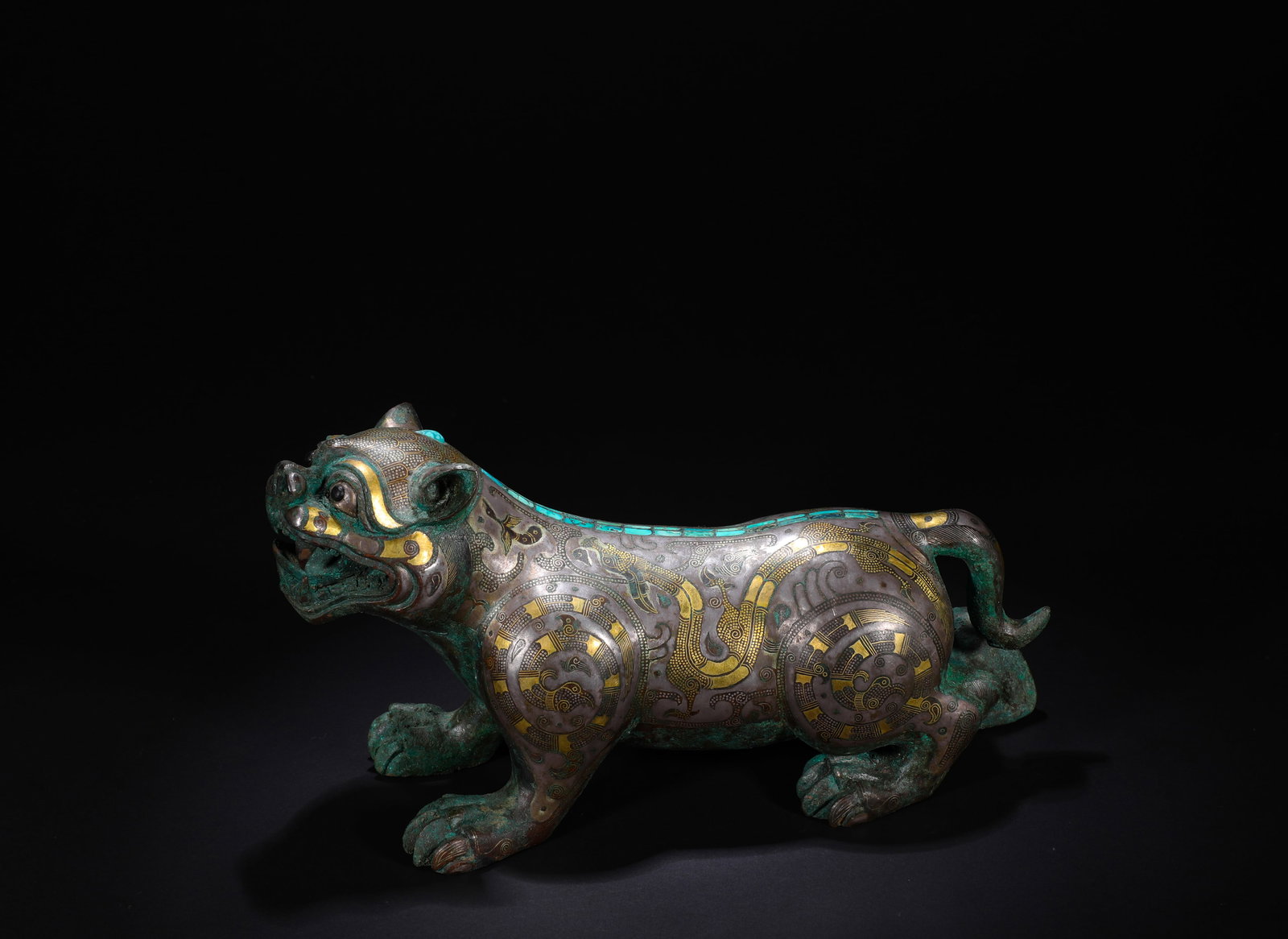 BRONZE CUO GOLD AND SILVER AUSPICIOUS BEASTS FROM THE WARRING STATES PERIOD (1 of 6)