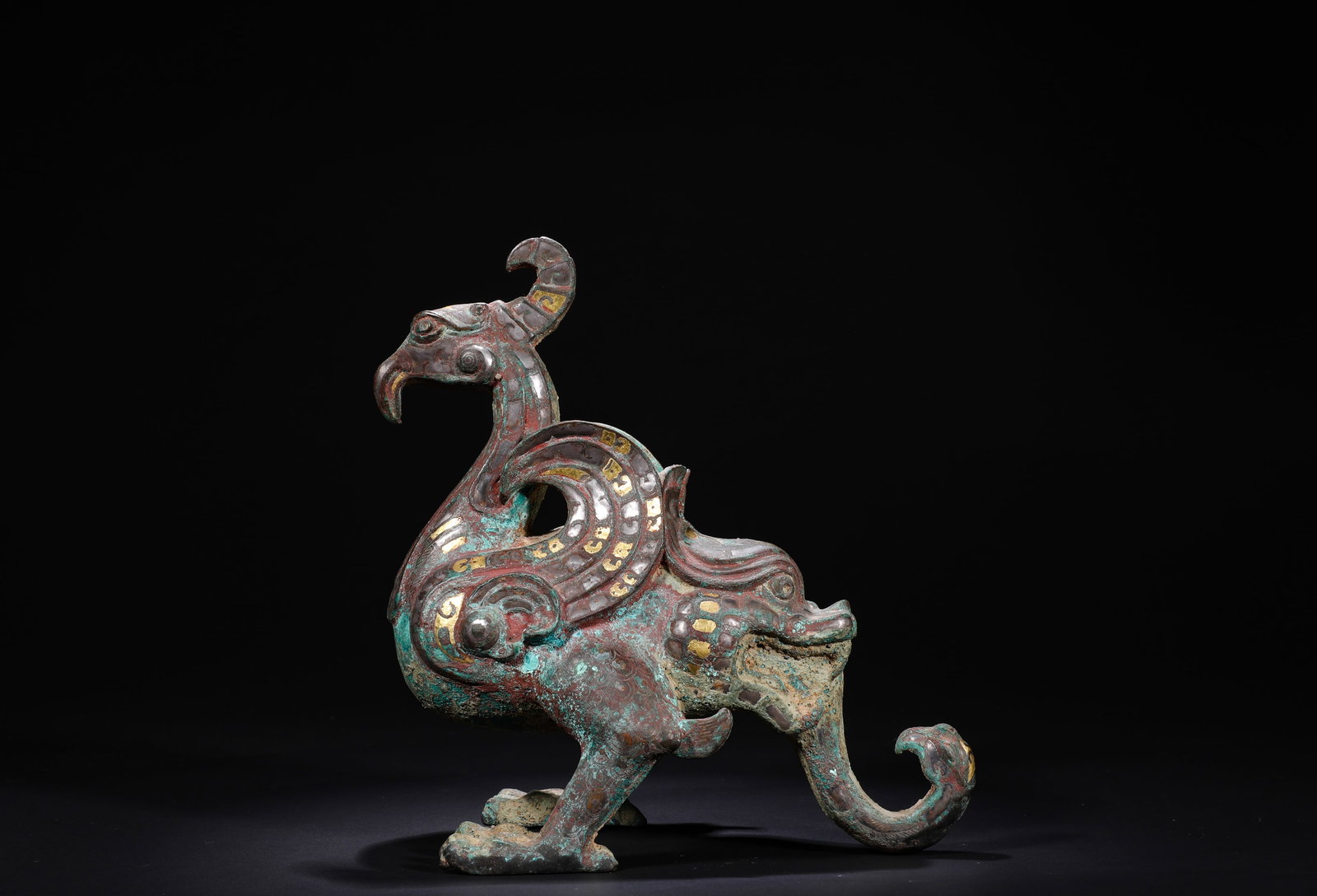 BRONZE CUO GOLD AND SILVER AUSPICIOUS BIRDS FROM THE SPRING AND AUTUMN PERIOD: Name BRONZE CUO GOLD AND SILVER AUSPICIOUS BIRDS FROM THE SPRING AND AUTUMN PERIOD Dimensions H:17.5cmW:17.5cmWeight:1100g Condition Additional photographs and condition reports a