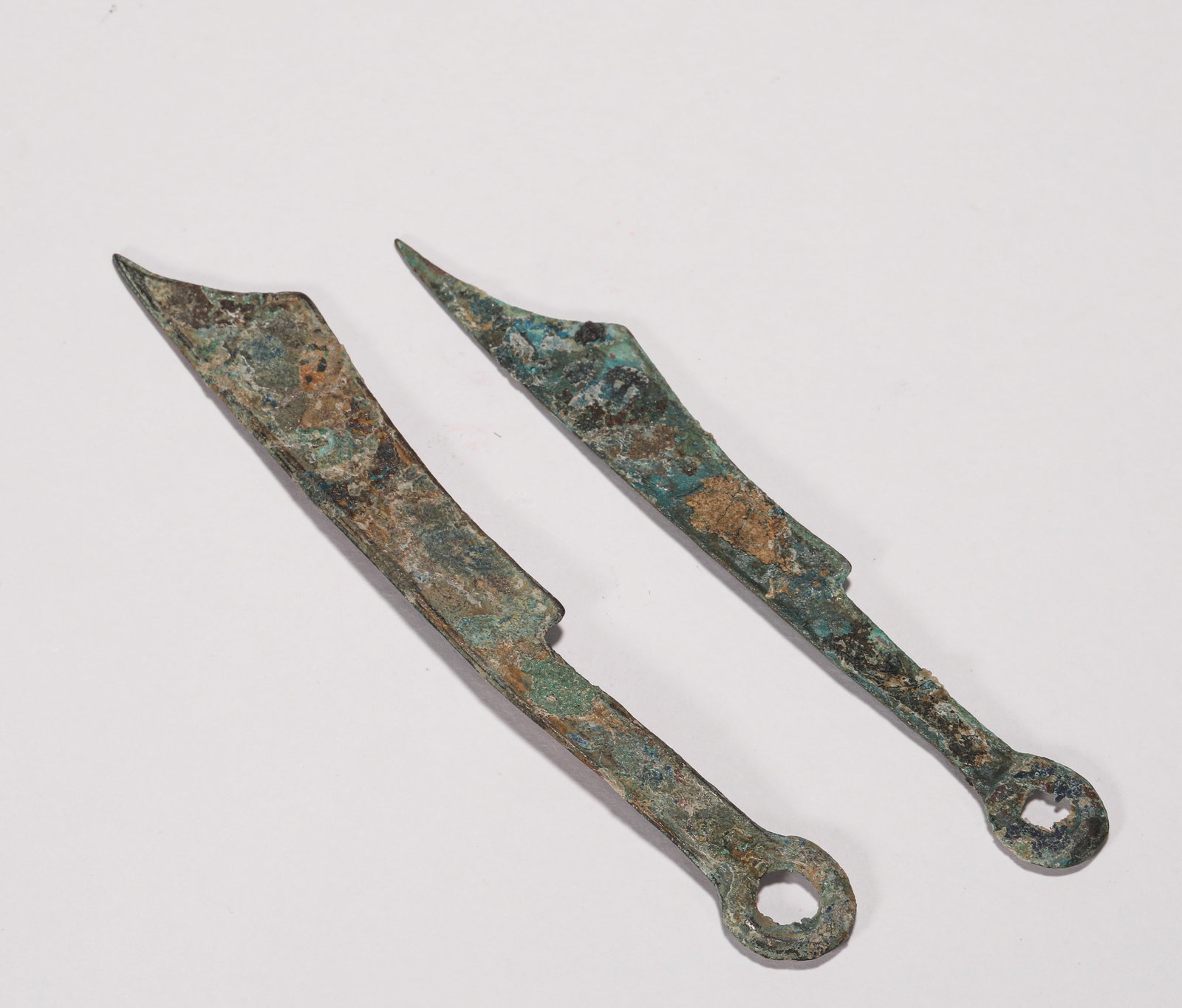 A SET OF ANCIENT CHINESE KNIFE MONEY: Name A SET OF ANCIENT CHINESE KNIFE MONEY Dimensions L:14.5cm,Weight:30g Condition Additional photographs and condition reports are available upon request as a courtesy to our clients. Any