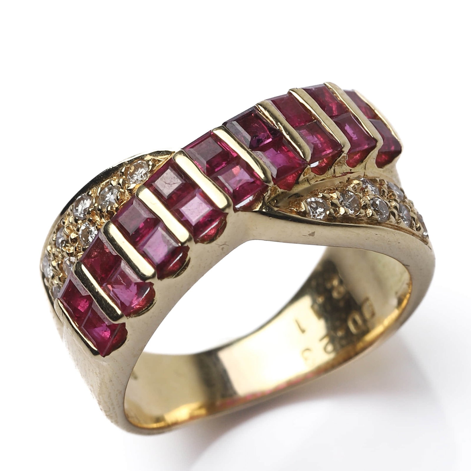 18K GOLD RUBY AND DIAMOND RING (1 of 5)