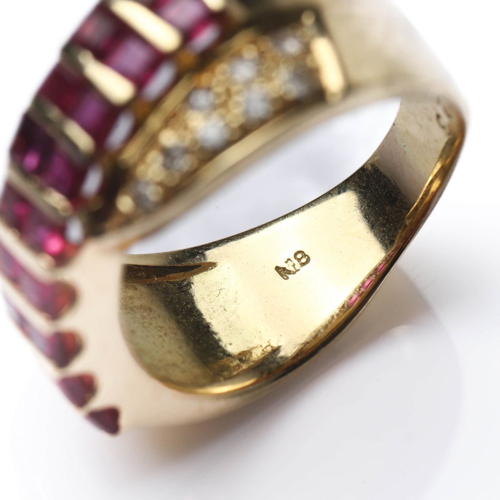 18K GOLD RUBY AND DIAMOND RING - 4