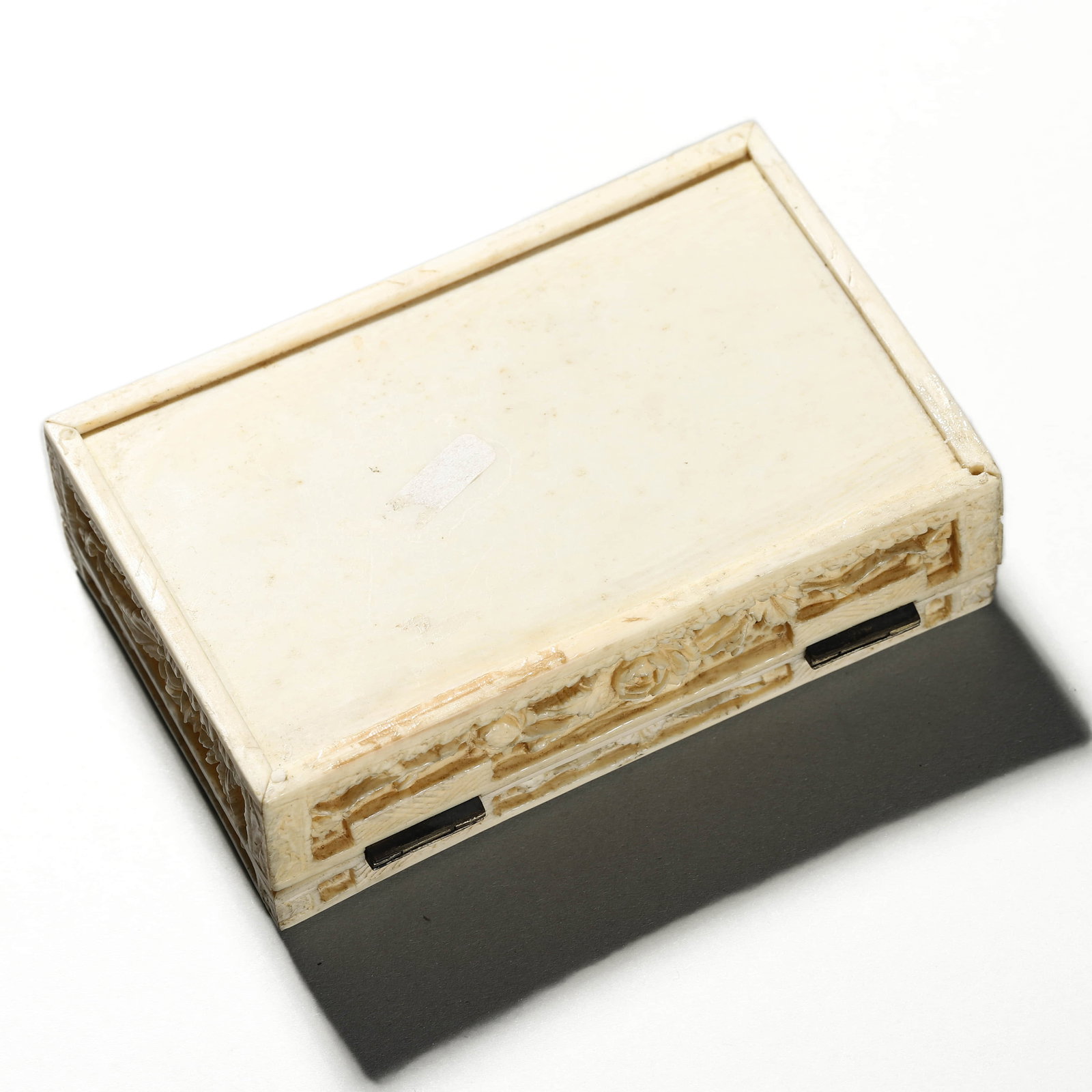 ANTIQUE CHINESE CARVED BONE BOX - 6
