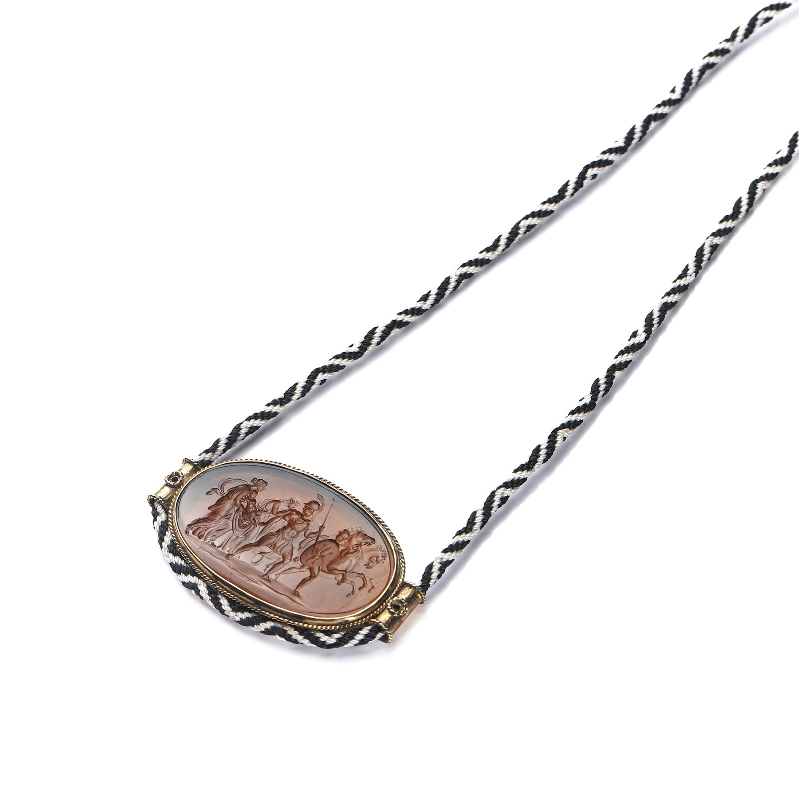 A VICTORIAN GOLD AND GLASS INTAGLIO PENDANT NECKLACE IN THE CLASSICAL GREEK TASTE - 2