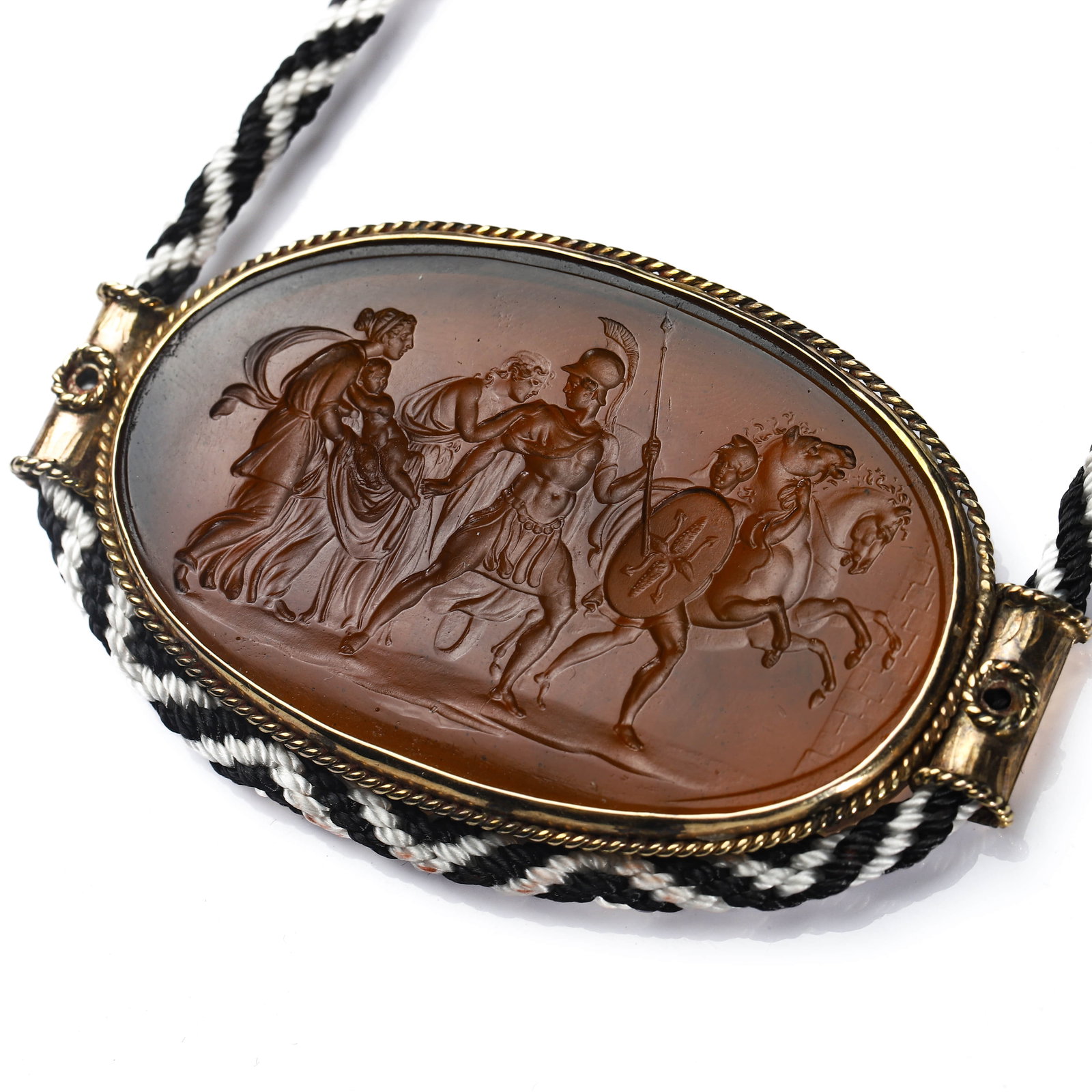 A VICTORIAN GOLD AND GLASS INTAGLIO PENDANT NECKLACE IN THE CLASSICAL GREEK TASTE - 3