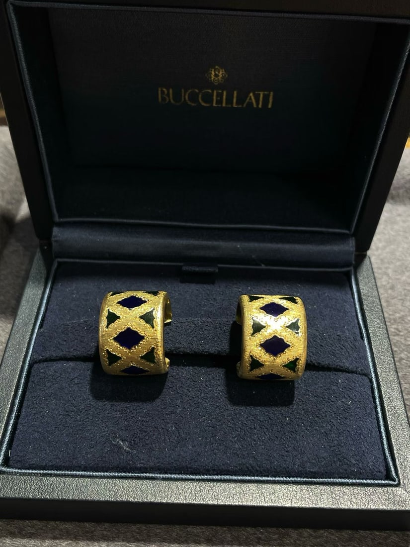 18K GOLD ITALIAN JEWELRY BRAND BUCCELLATI ENAMEL EARRINGS: It weighs 20.4g and measures 20x15mm