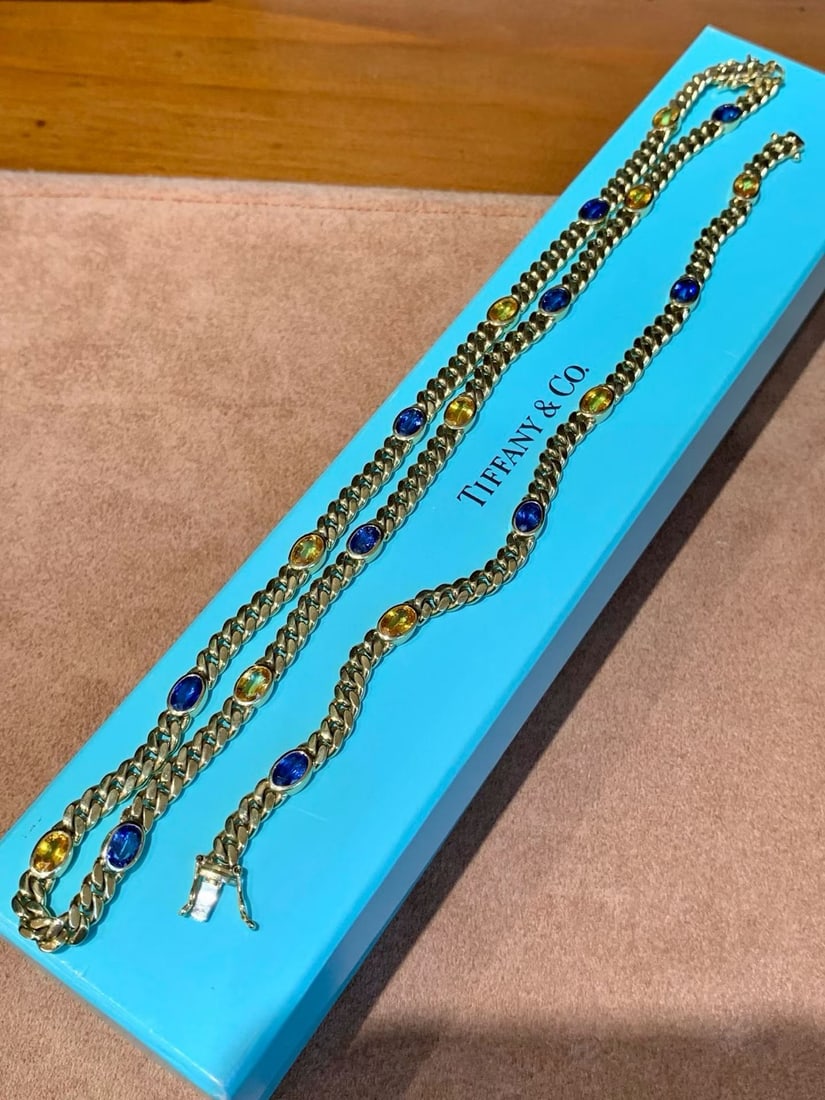 18K GOLD TIFFANY & CO COLORED GEMSTONE BRACELET NECKLACE SET: The necklace weighs 36.9g, the chain length is 43cm, the bracelet is 16g, and the hand circumference is 17