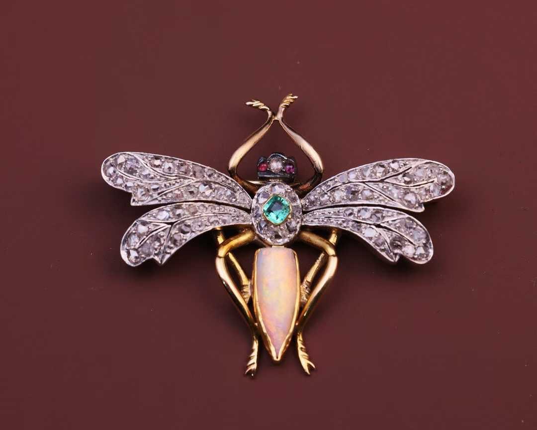 BELLE EPOQUE GOLD/PLATINUM STACKED INSECT BROOCH (1 of 6)