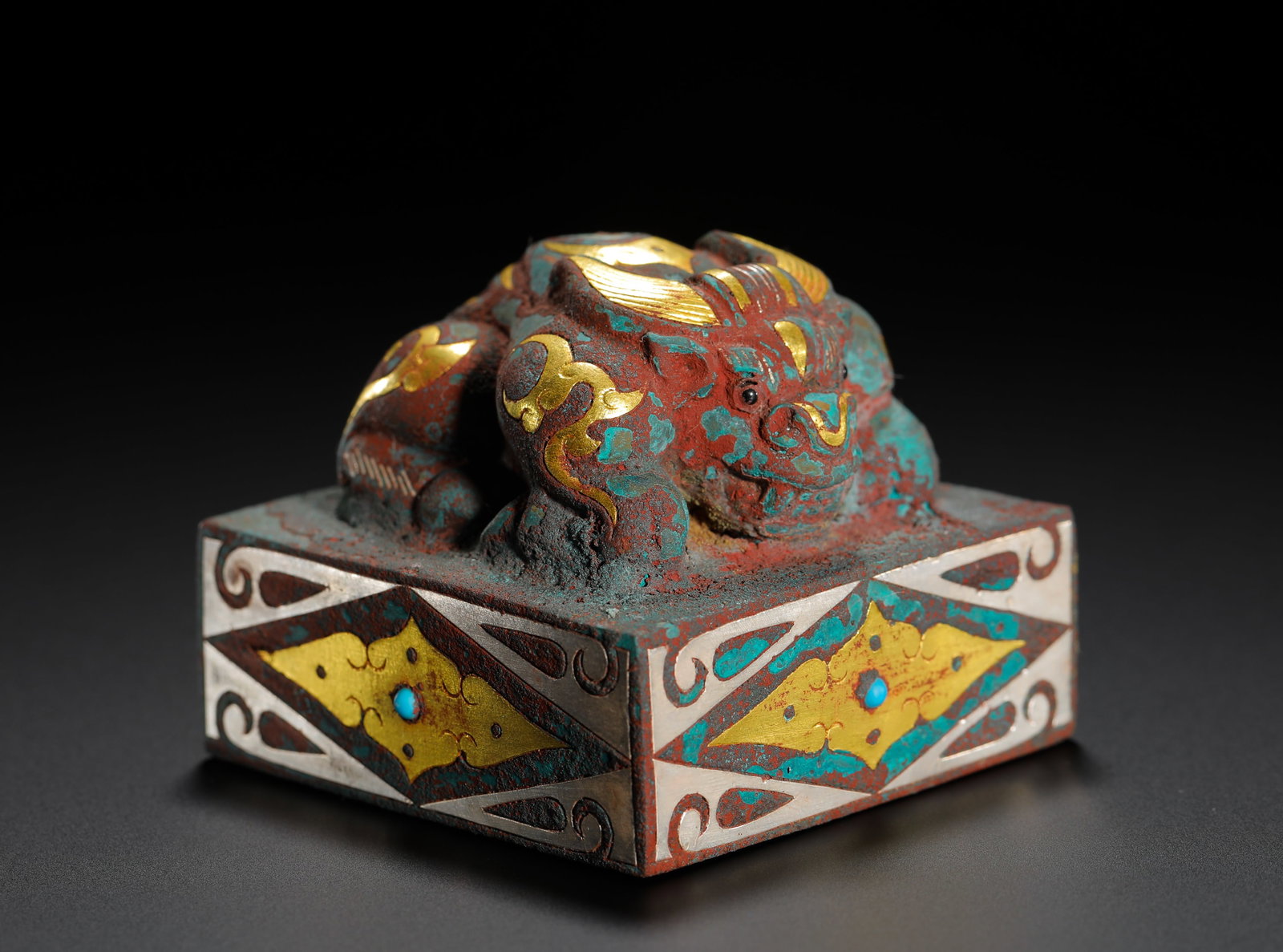 BRONZE INLAID WITH GOLD AND SILVER INLAID WITH TURQUOISE BEAST SEAL FROM THE WARRING STATES PERIOD (1 of 9)