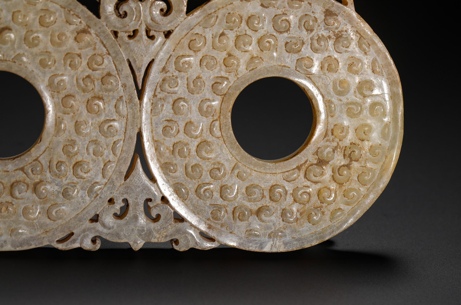 HAN DYNASTY JADE PENDANT WITH DRAGON PATTERN - 3