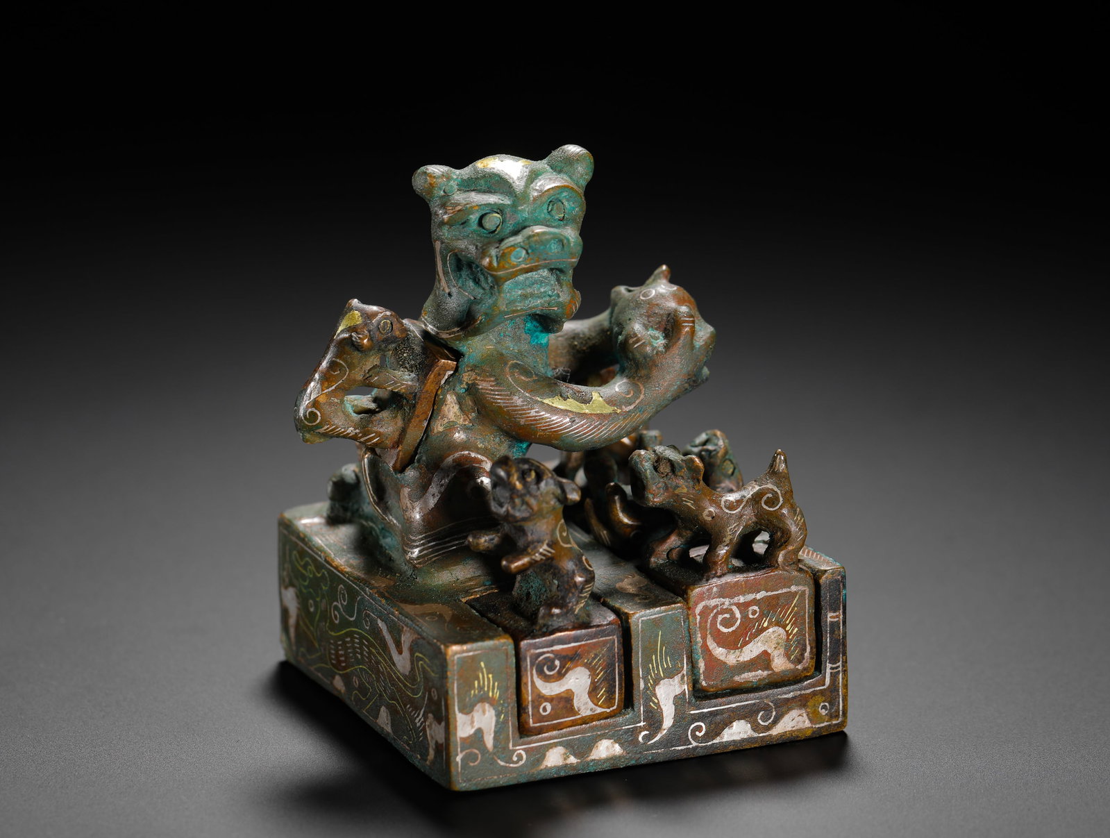 THE HAN DYNASTY INLAID GOLD AND SILVER GROUP OF CHI KNOBS FOR PRINTING (1 of 13)