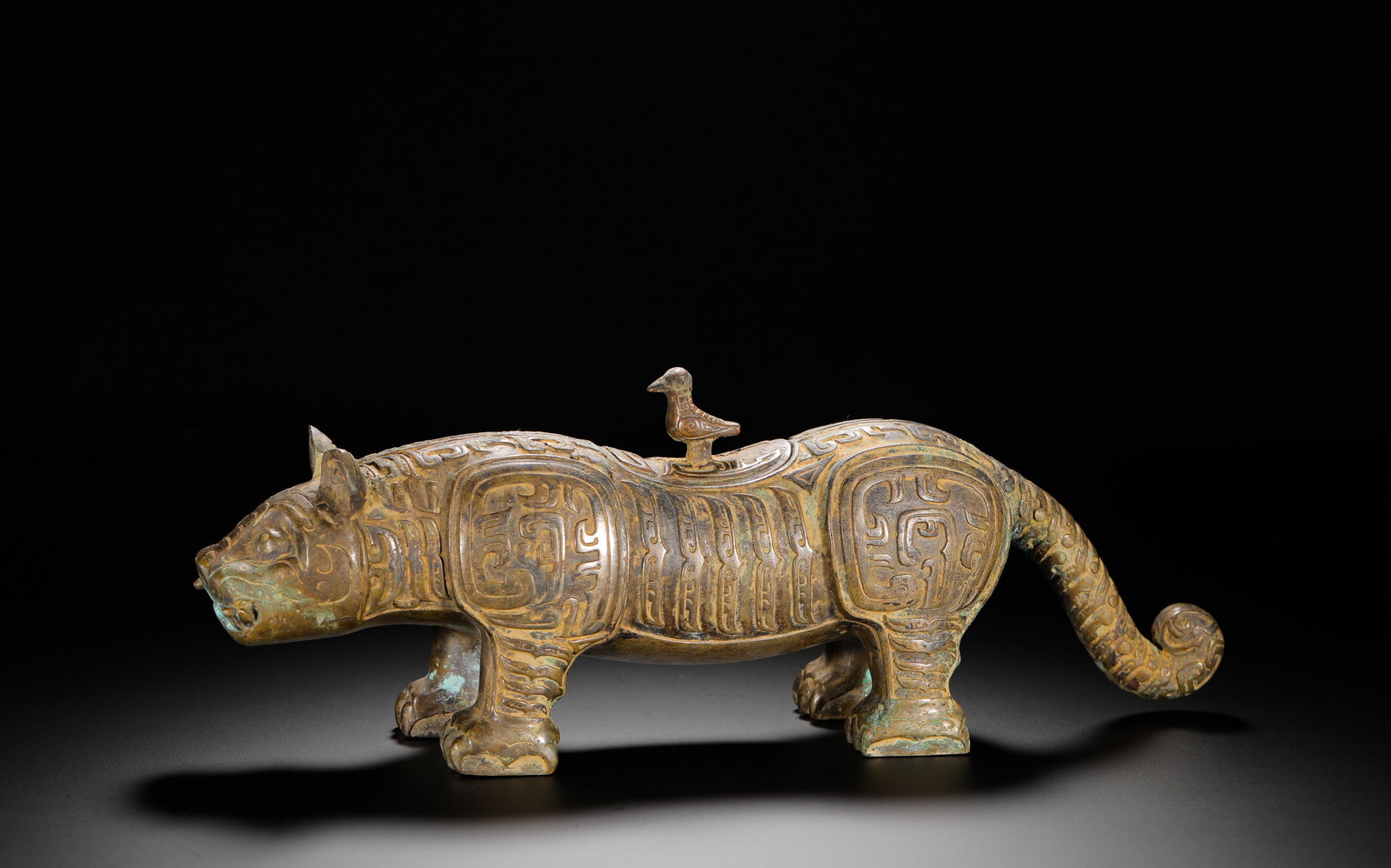 BRONZE TIGER-SHAPED VESSEL OF THE WESTERN ZHOU DYNASTY (1 of 11)