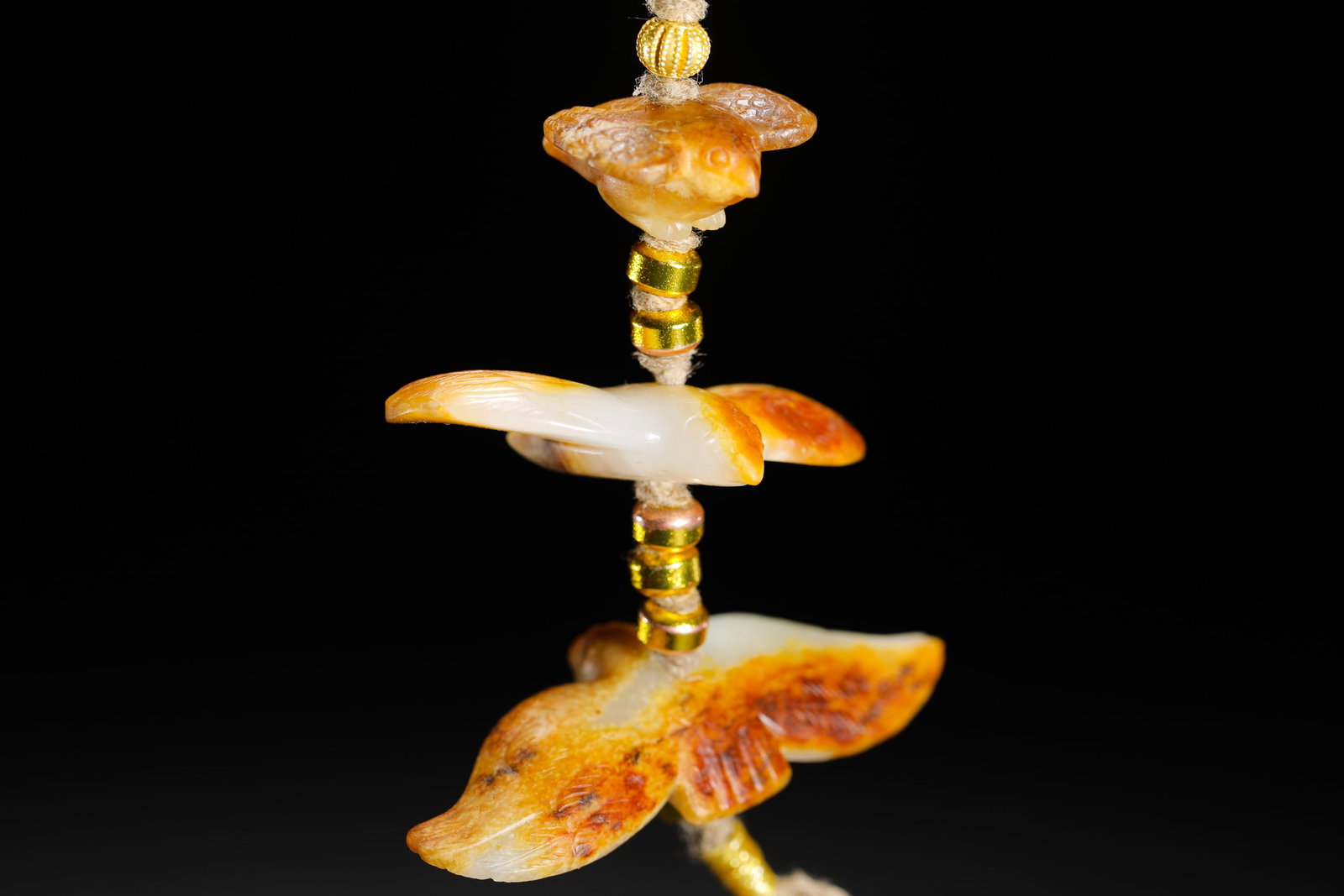 HAN DYNASTY JADE BIRD-PATTERNED PENDANTS - 3