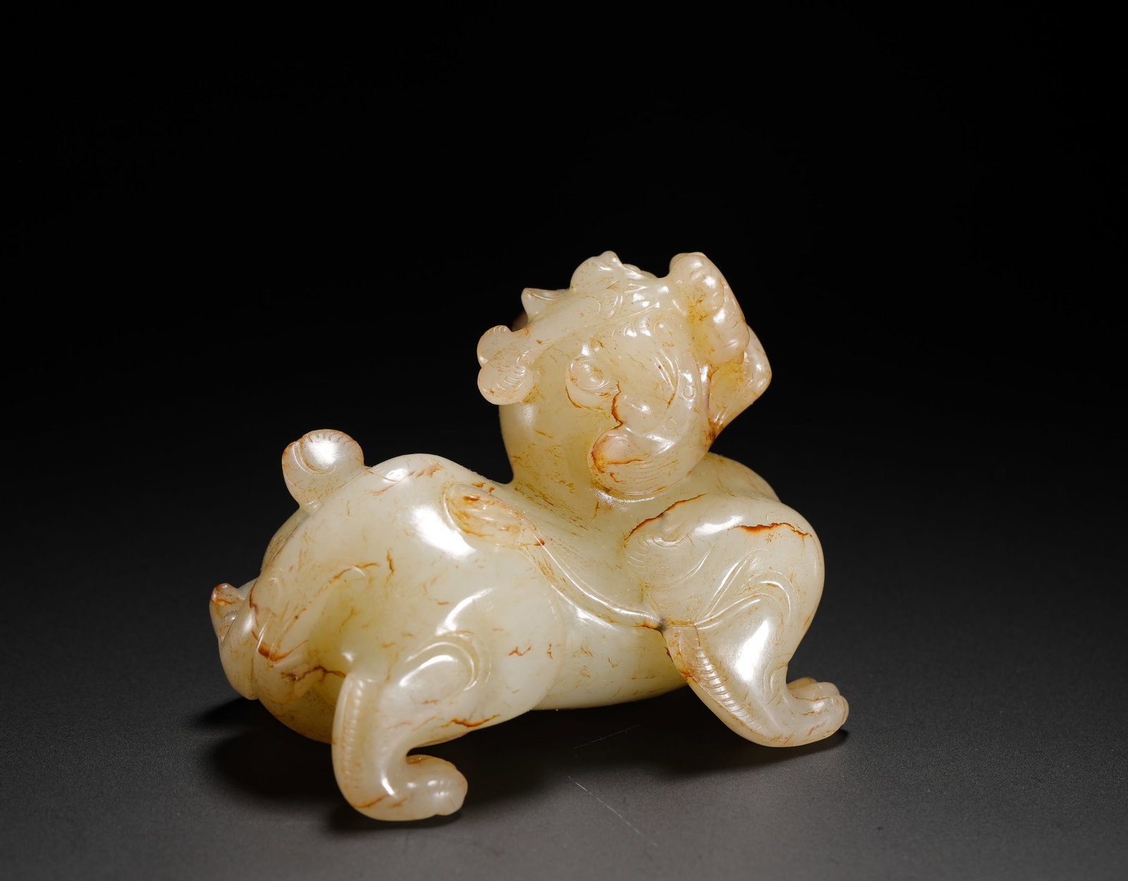 HAN DYNASTY HETIAN JADE TIANLU AUSPICIOUS BEAST (1 of 9)