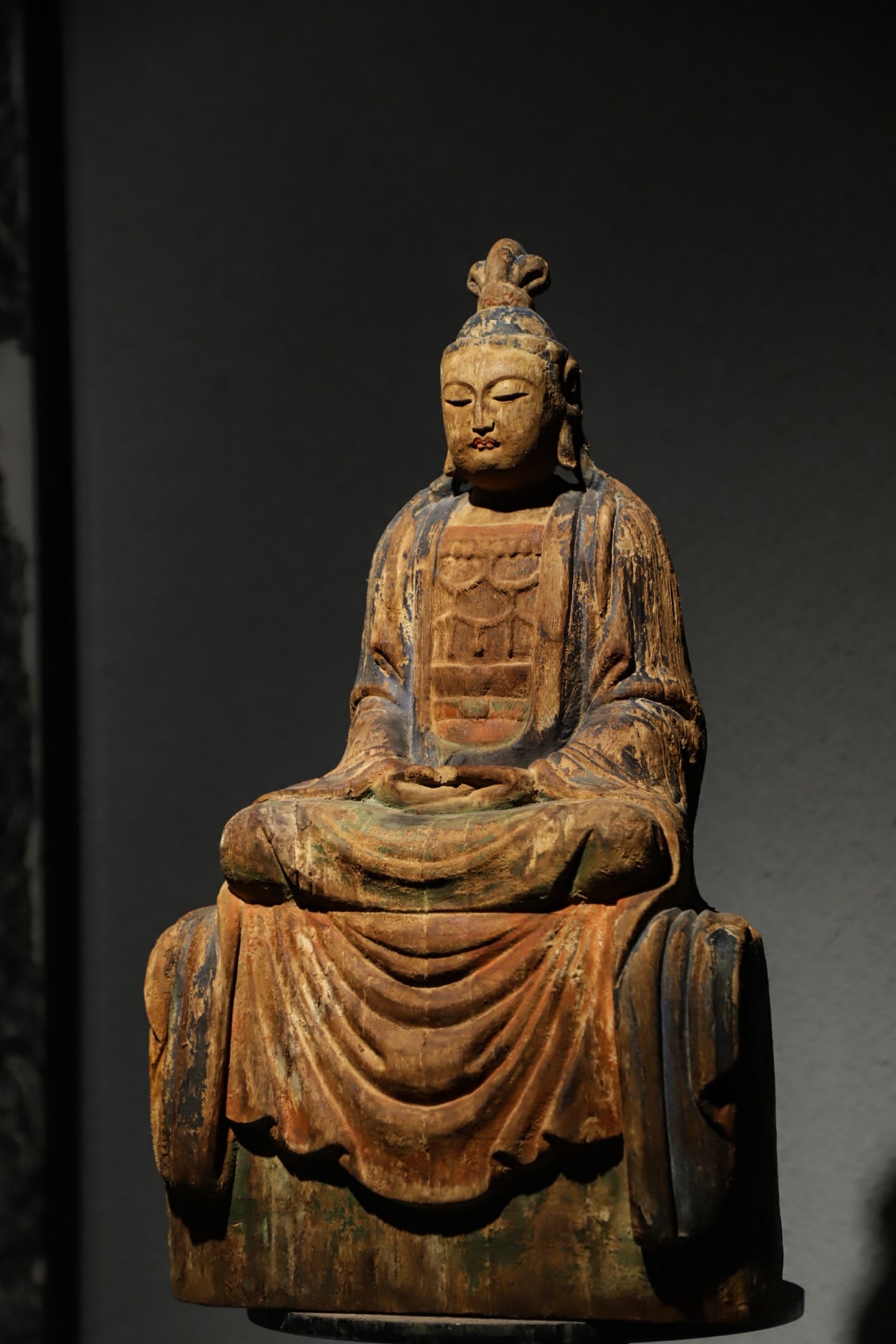 A BODHISATTVA STATUE MADE OF NANMU WOOD FROM THE SONG DYNASTY: H:52cmL:30cmW:16?M