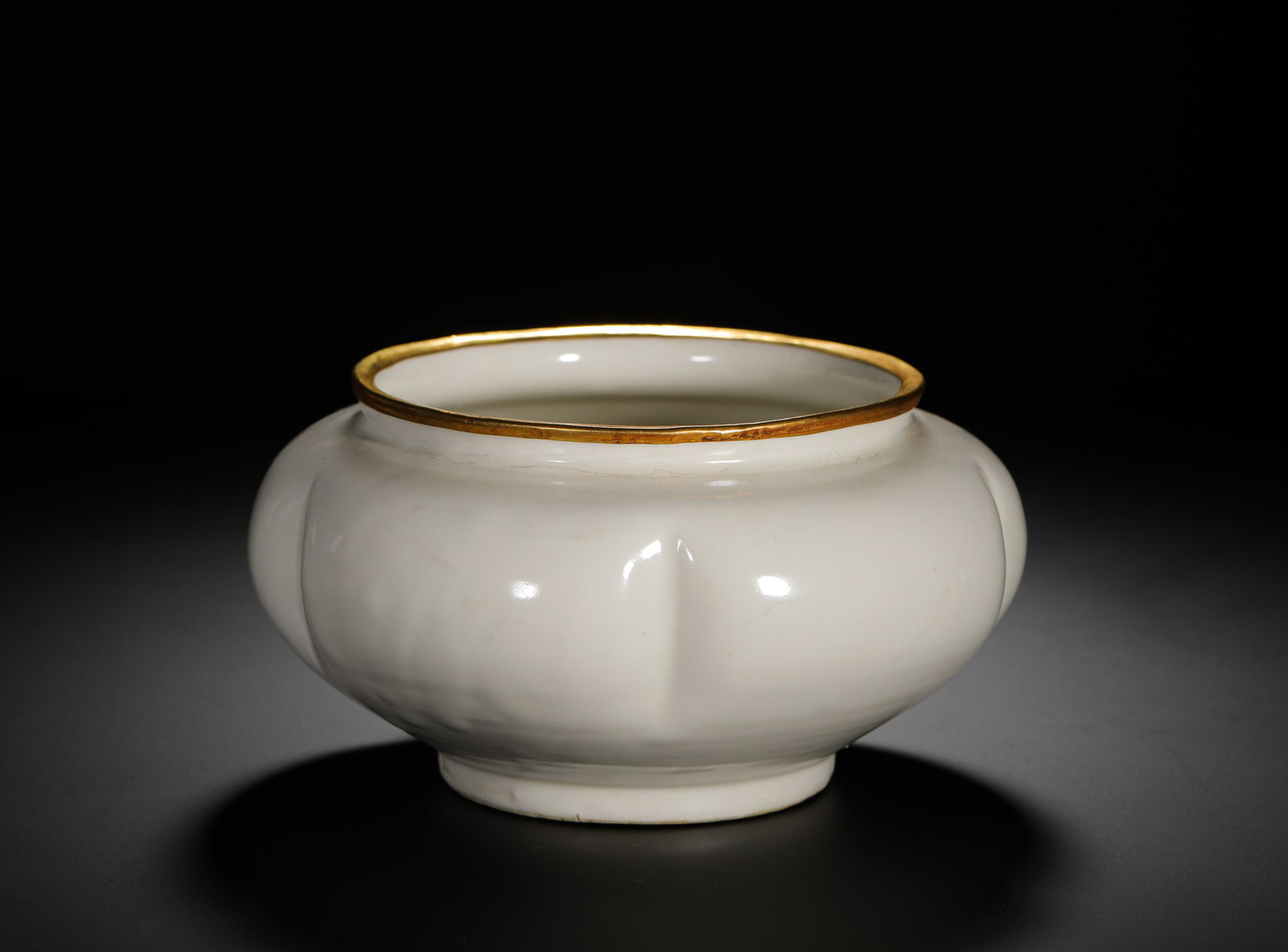 WHITE GLAZED MELON-SHAPED GOLD-RIMMED JARS FROM DING KILN OF THE SONG DYNASTY (1 of 10)