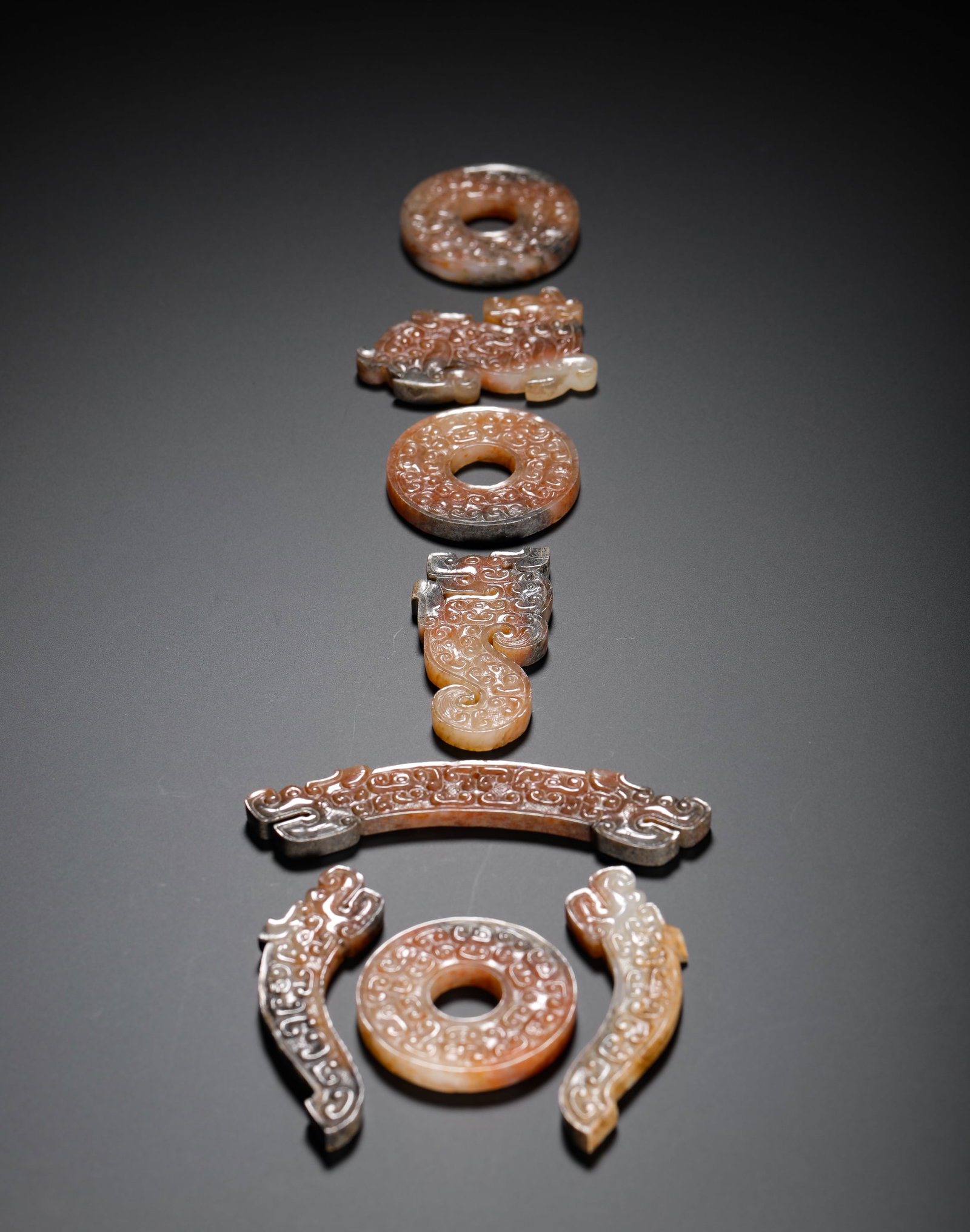 ANCIENT JADE ORNAMENTS FROM THE WARRING STATES PERIOD (1 of 9)