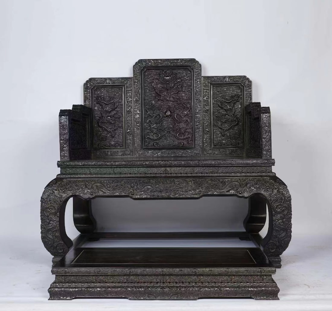 QING DYNASTY ROSEWOOD THRONE: H:118CM L:120CM