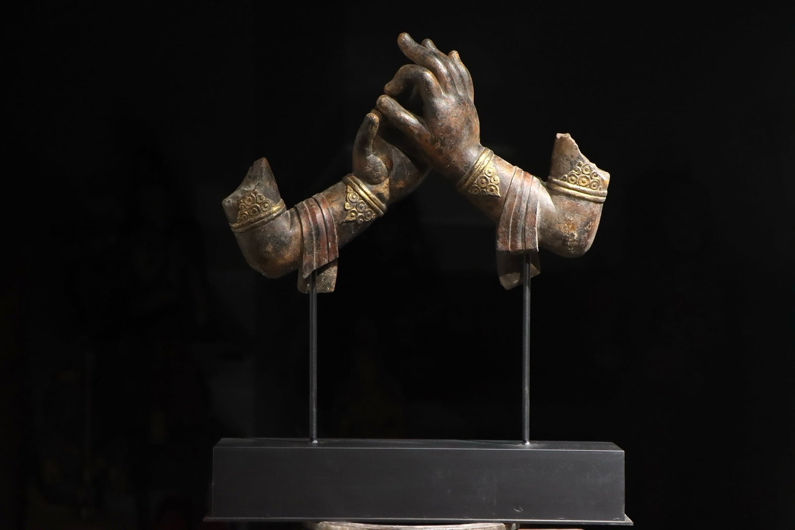 XIANGTANGSHAN STONE BUDDHA HAND: H:66CM