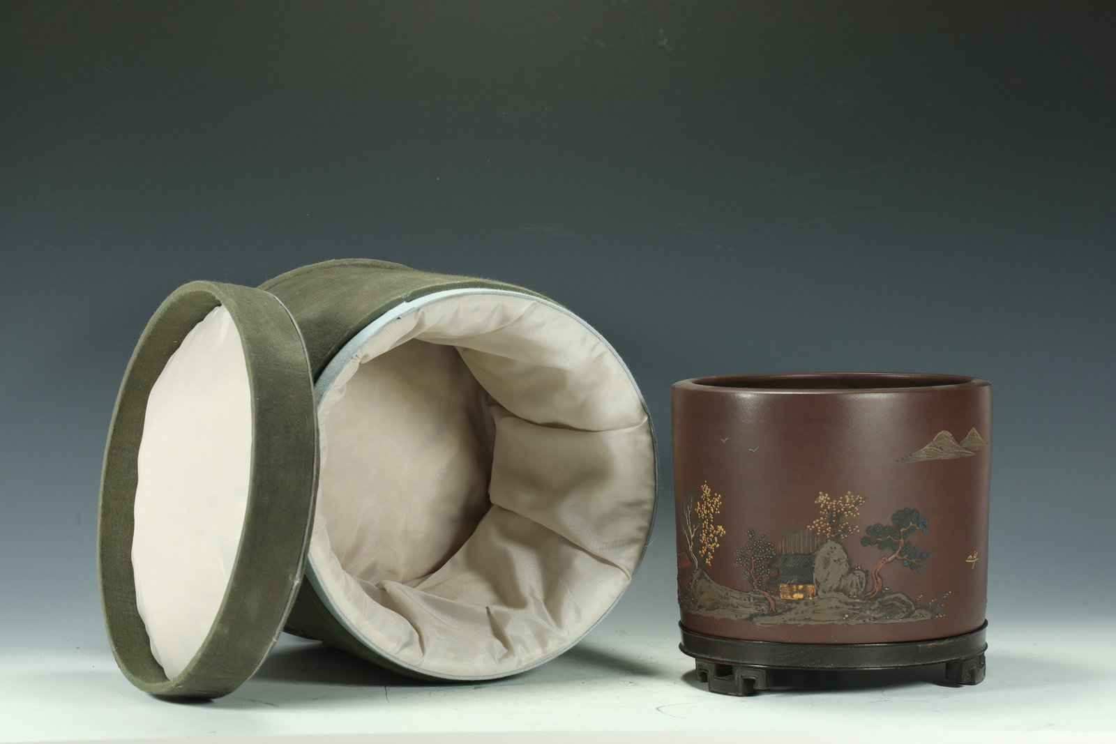 QING DYNASTY PURPLE CLAY LANDSCAPE BRUSH HOLDER: H:14CM L:16CM