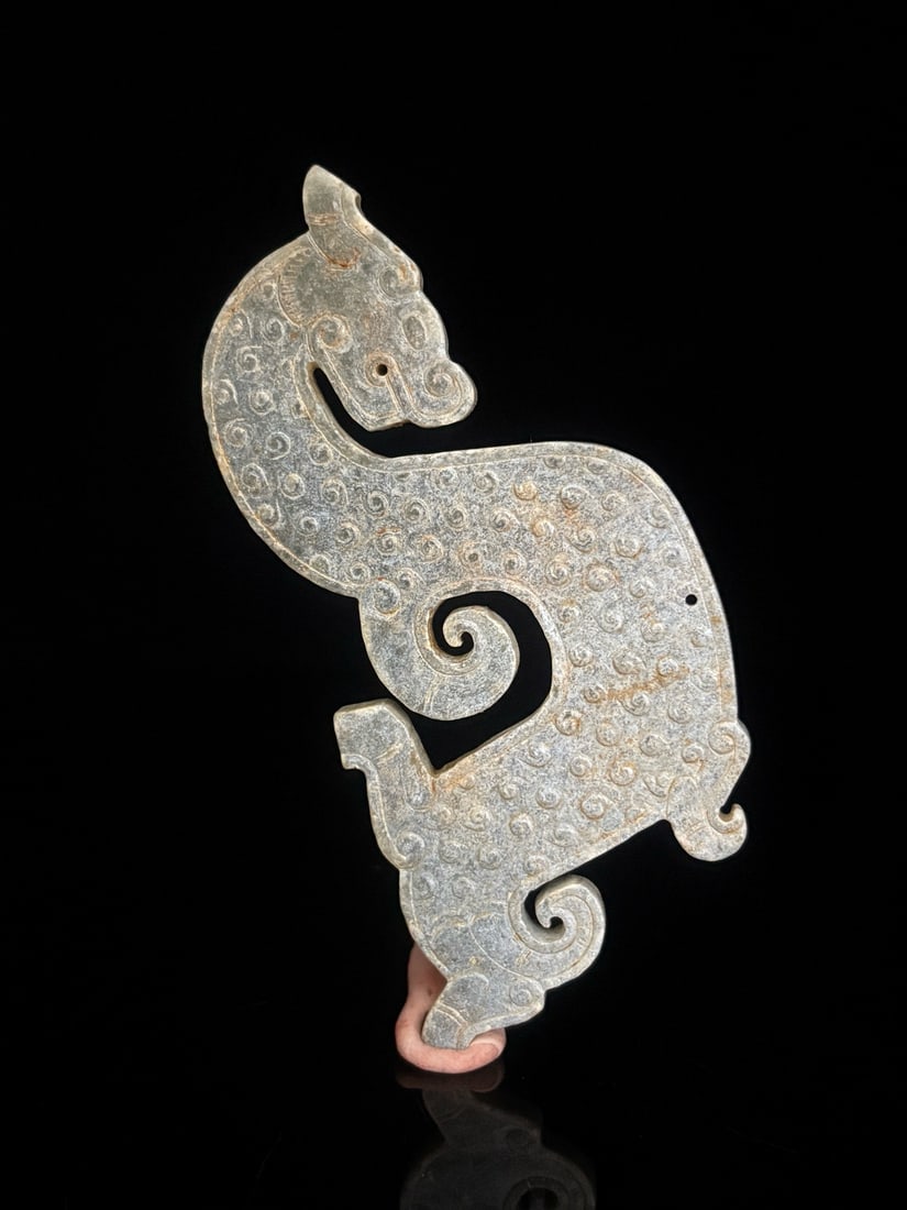 WARRING STATES JADE DRAGON: H:13CM L:6CM
