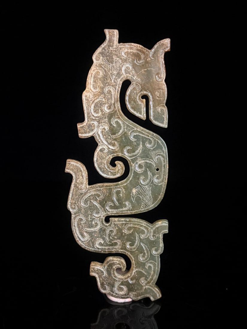 WARRING STATES JADE DRAGON: H:13.5CM L:5CM