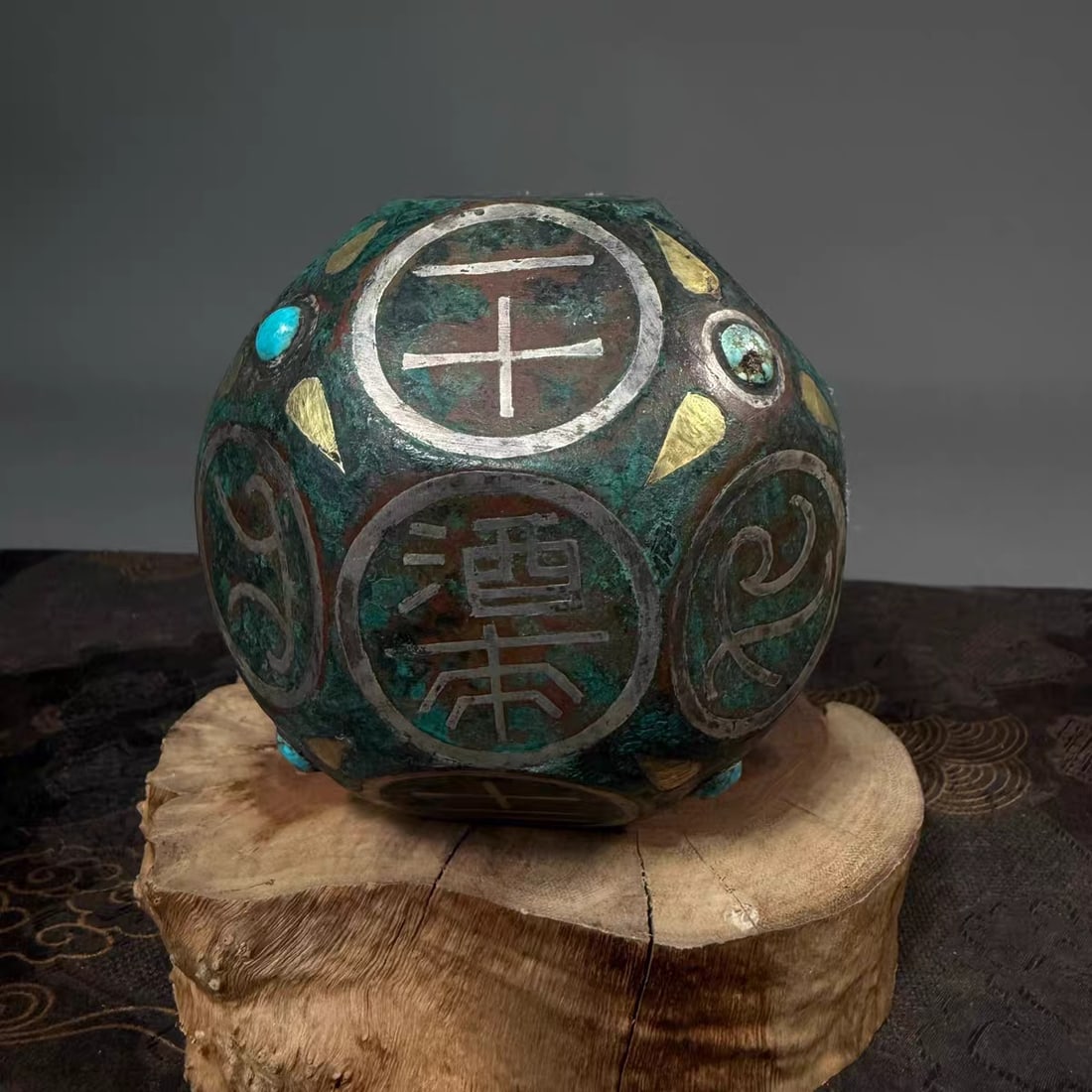 GOLD AND SILVER INLAID TURQUOISE DICE: D:10CM