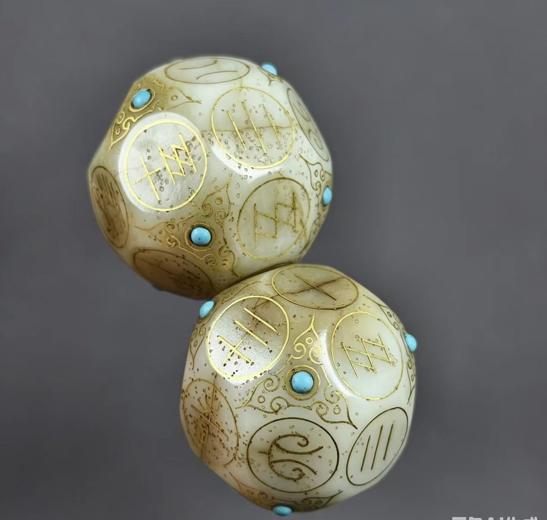 HETIAN JADE INLAID GOLD DICE: D:4.8CM