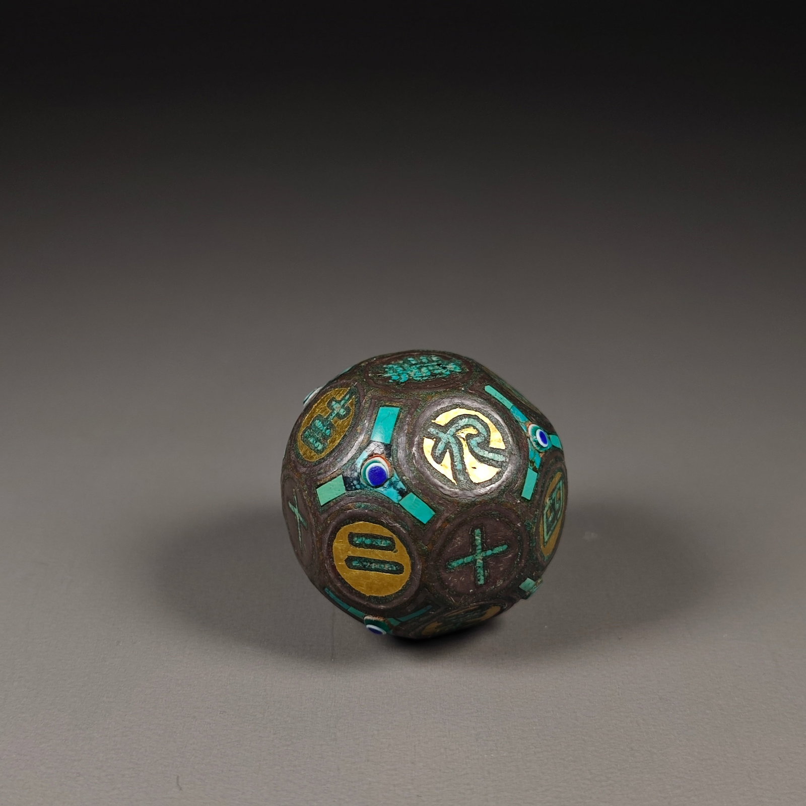 GOLD AND SILVER INLAID TURQUOISE DICE: D:4CM