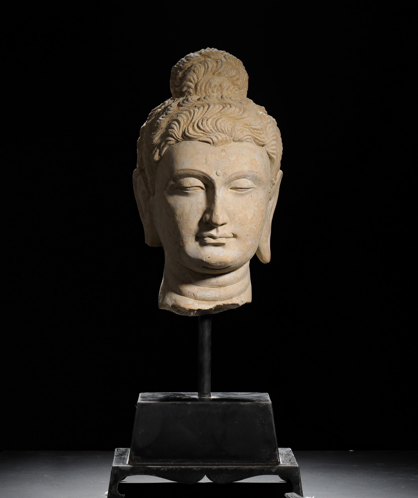 3RD CENTURY STONE-CARVED GANDHARA HEAD: H:55CM (21.65IN) H:32CM (12.60IN) W:18CM (7.09IN) WEIGHT:13610G (30.00LB)