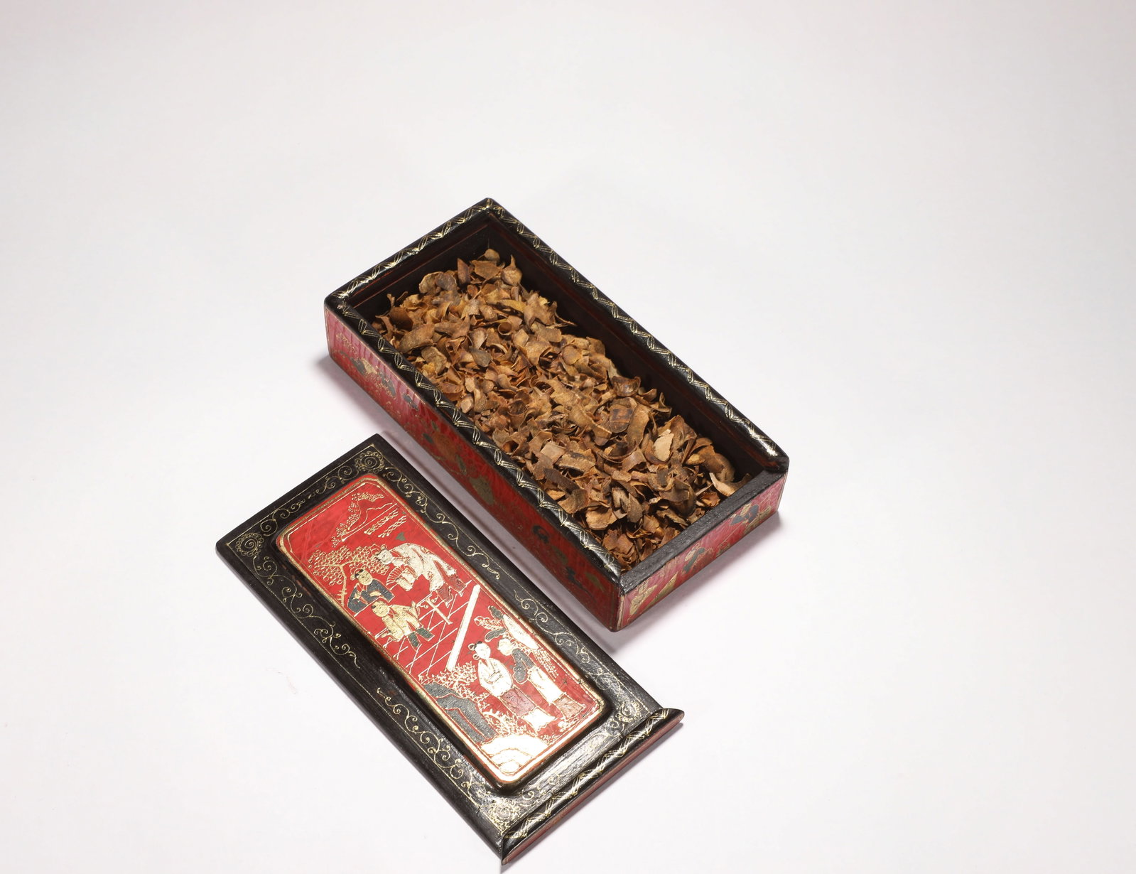 QING DYNASTY AGARWOOD: H:4CM (1.57IN) W:20.3CM (8.00IN) WEIGHT:280G (0.62LB)