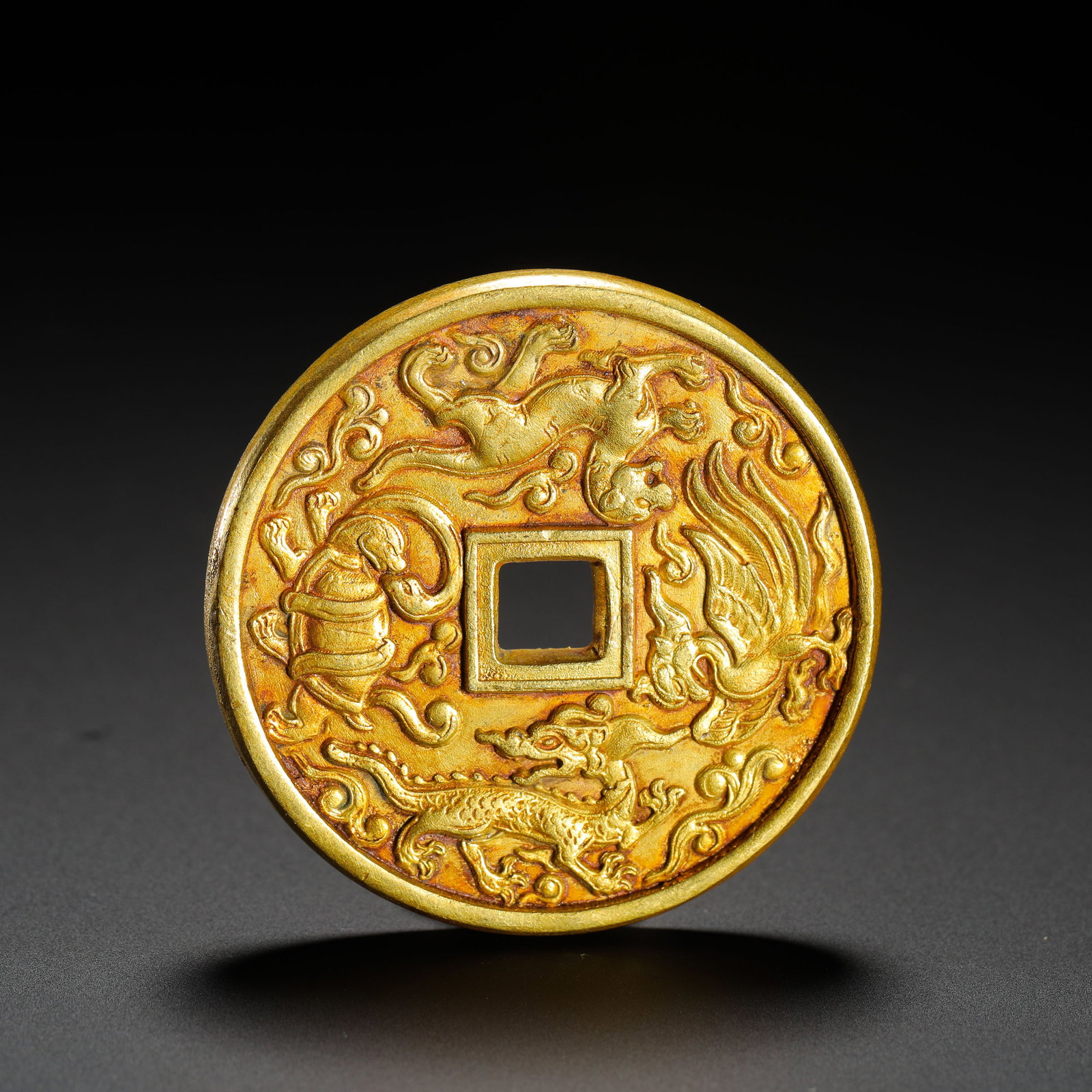 THE HAN DYNASTY GILDED COPPER COIN WITH FOUR GODS IS BETTER THAN THE MONEY: DIAMETER:4.3CM (1.69IN) WEIGHT:31G (0.07LB)
